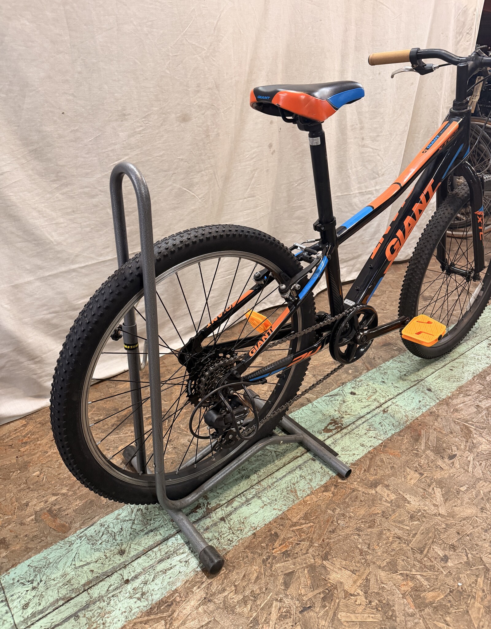 24" Giant XTC Jr. (4255) B2U