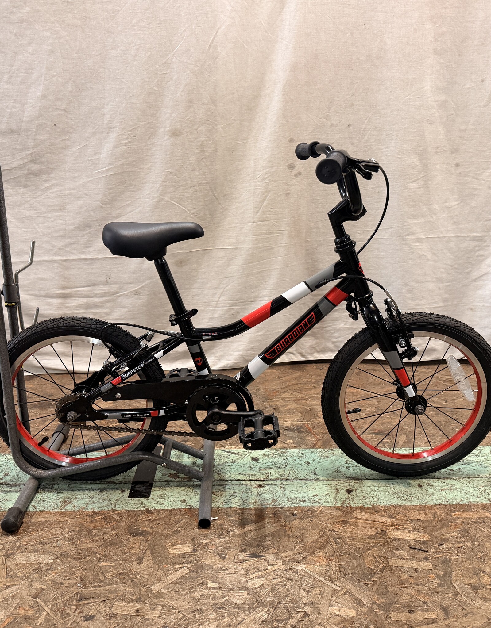 16" Guardian Ethos (2361) B1U