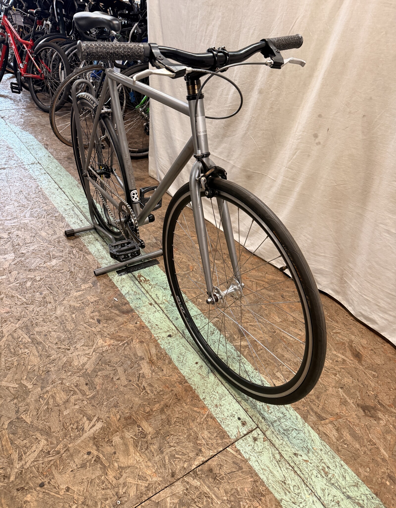 55cm Fyxation Pixel (1590) H1L