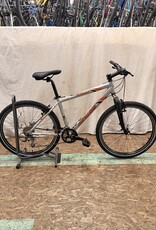 17in Specialized Rockhopper (0732) H1L