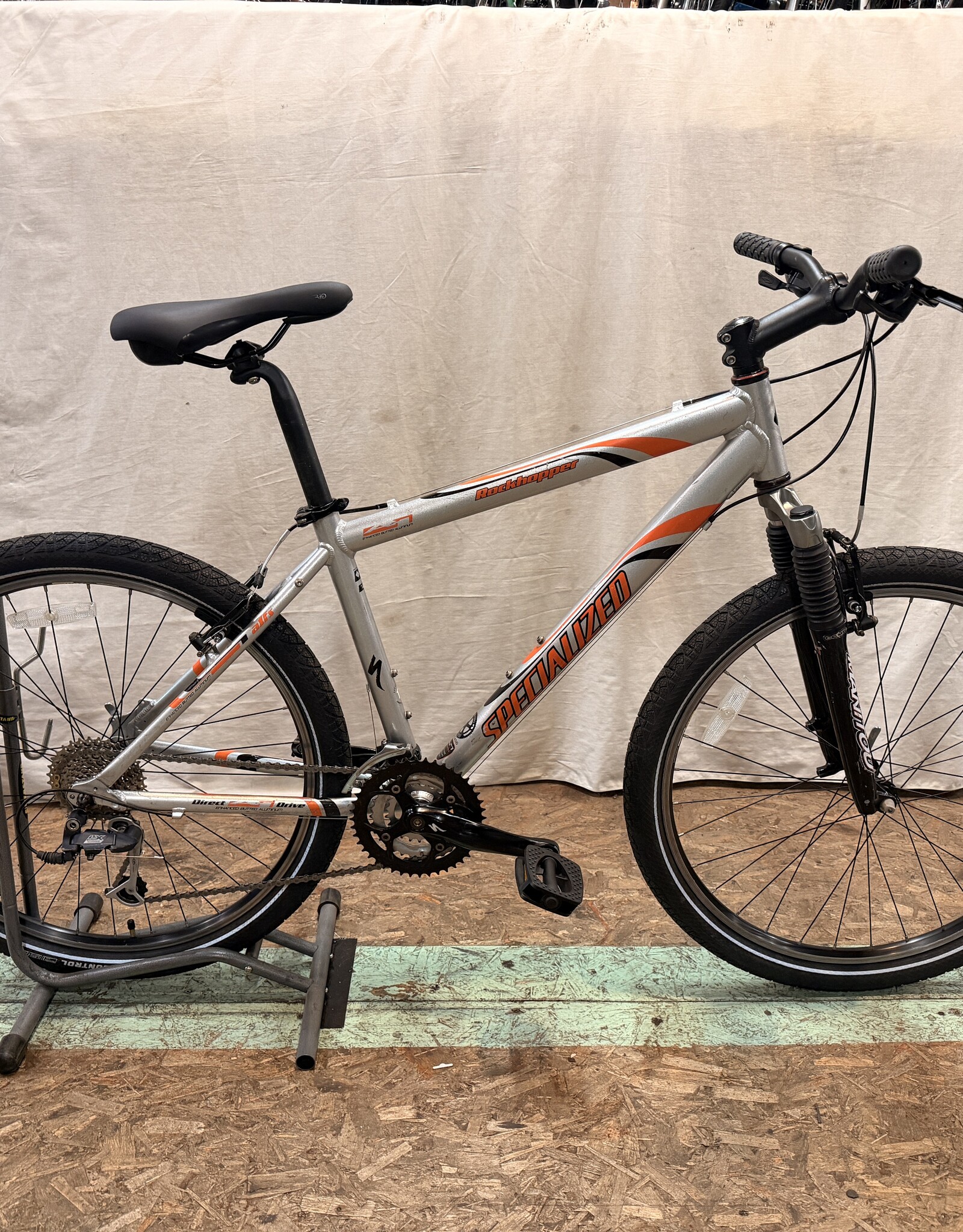 17in Specialized Rockhopper (0732) H1L