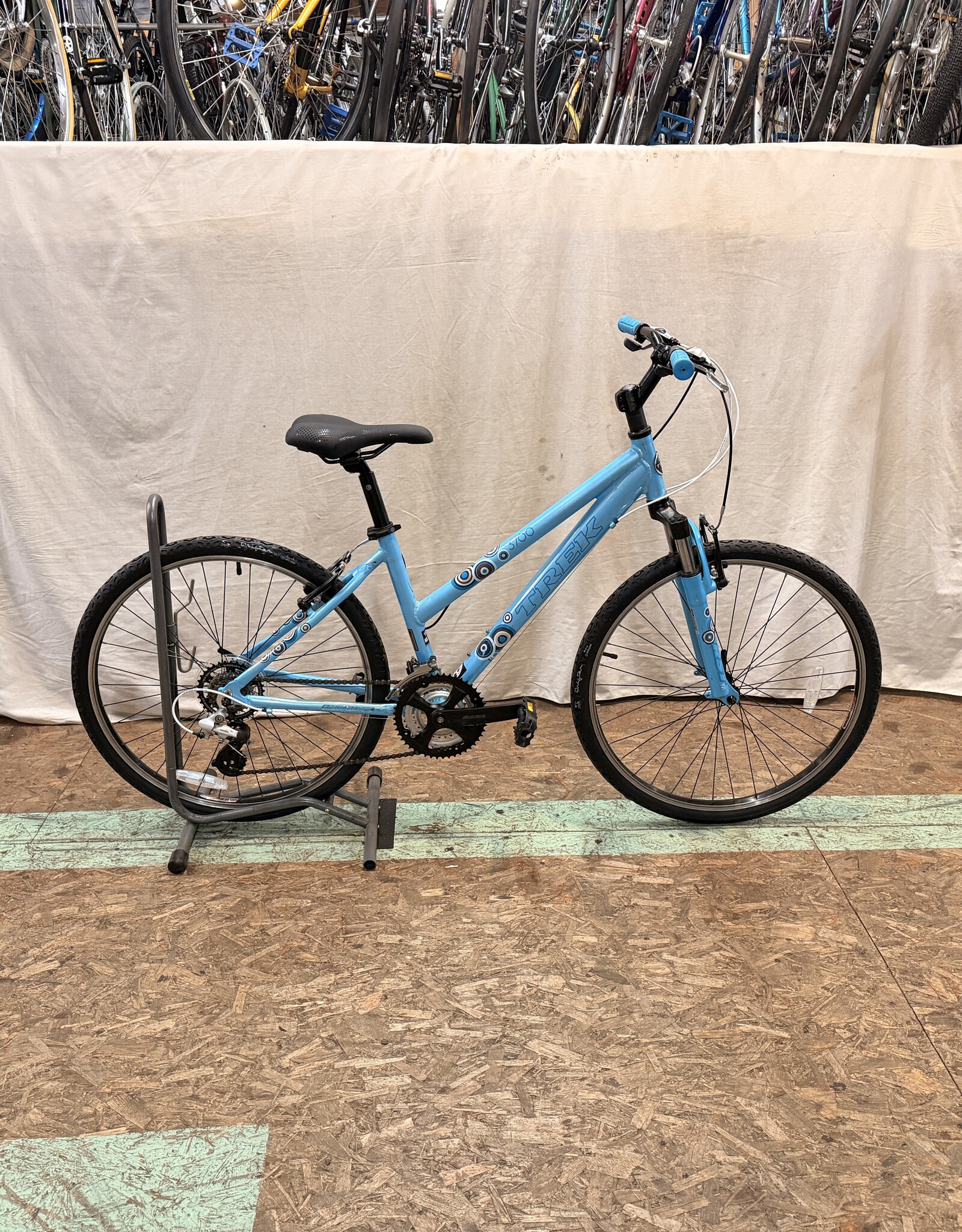 16" Trek 3700 (829B) H1U