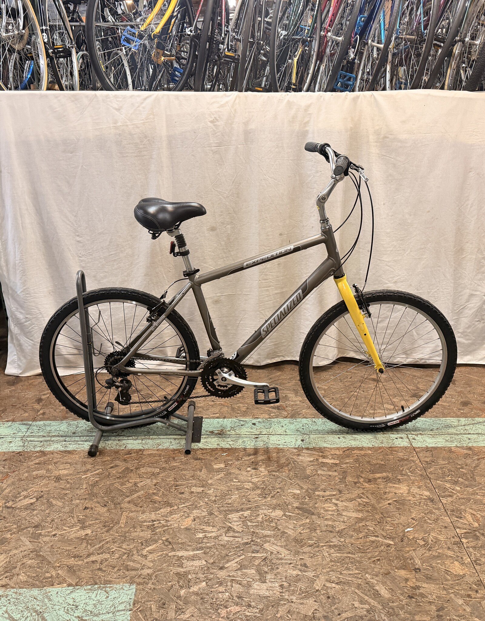 18.5" Specialized Expedition (4152) H2L