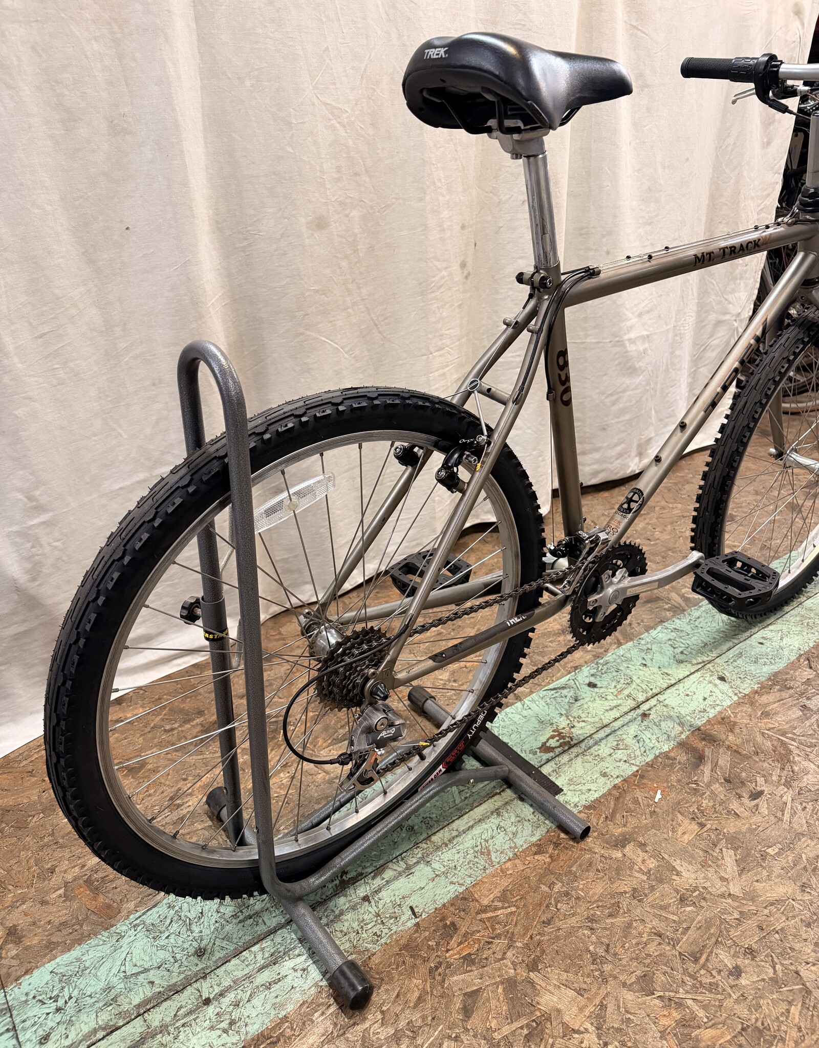 19.5" Trek Mt. Track XL (3838) H1U