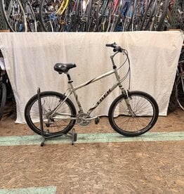21" Trek Navigator 300 (7128) H1U