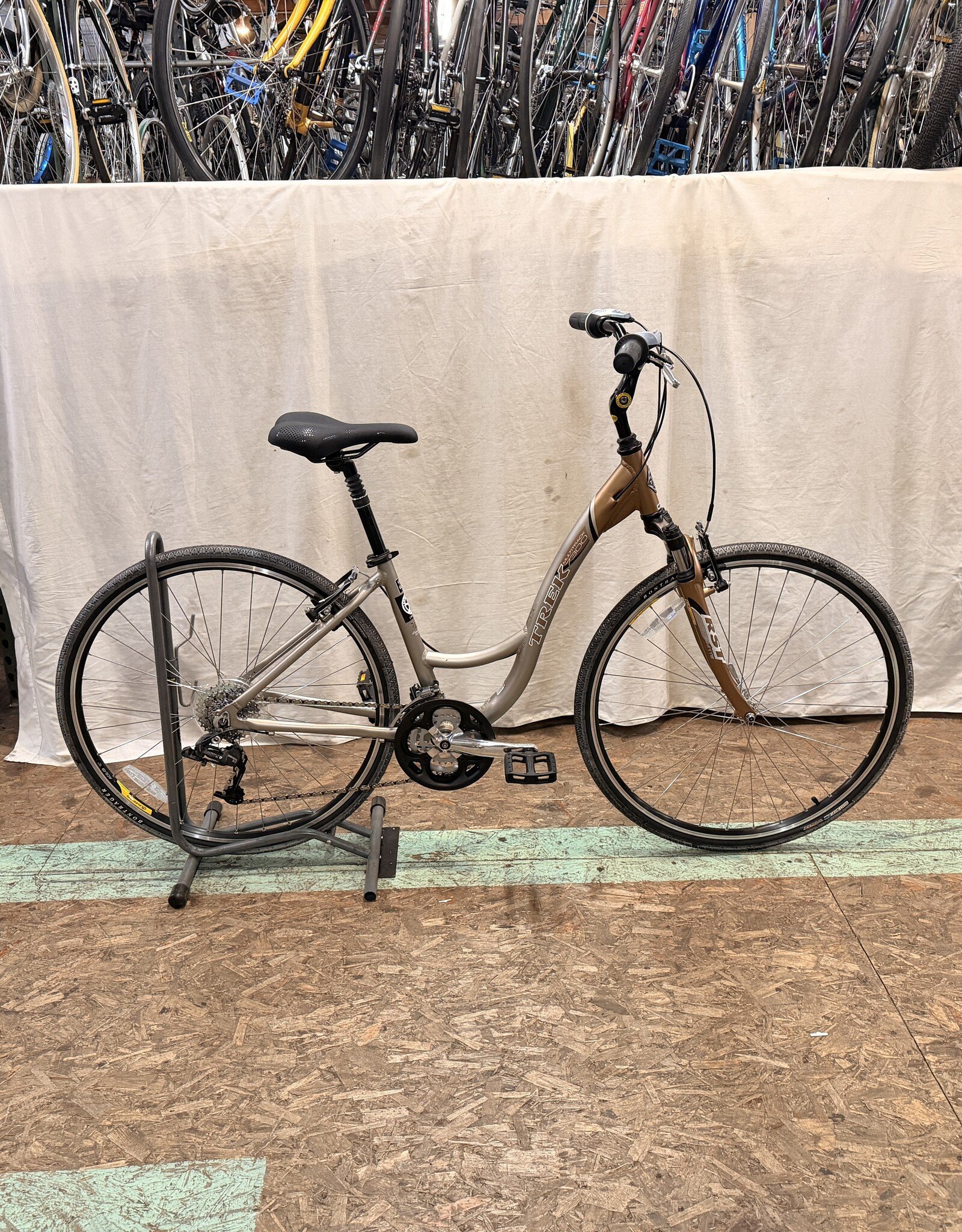 16" Trek 7300 (064Z) H1U