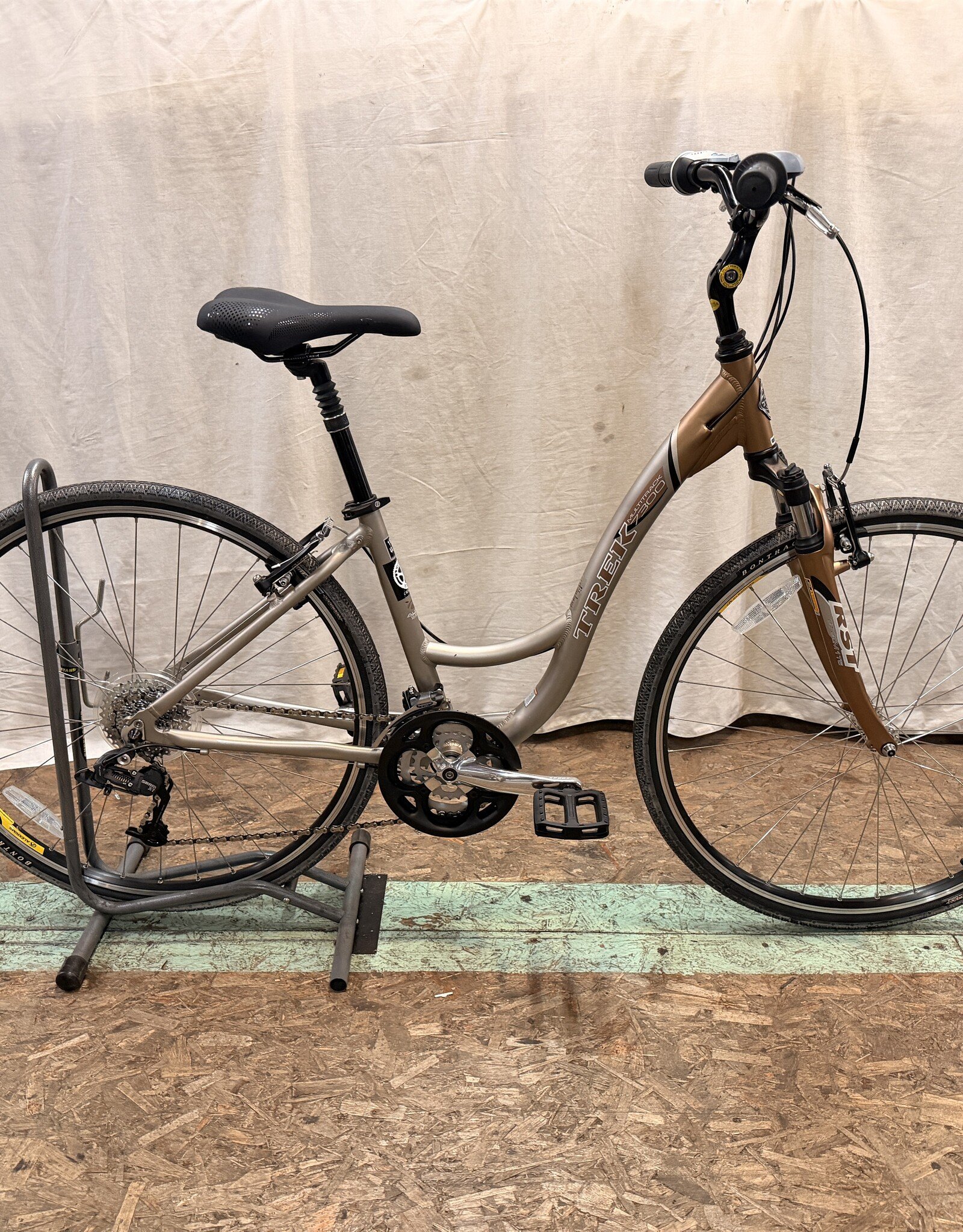 16" Trek 7300 (064Z) H1U