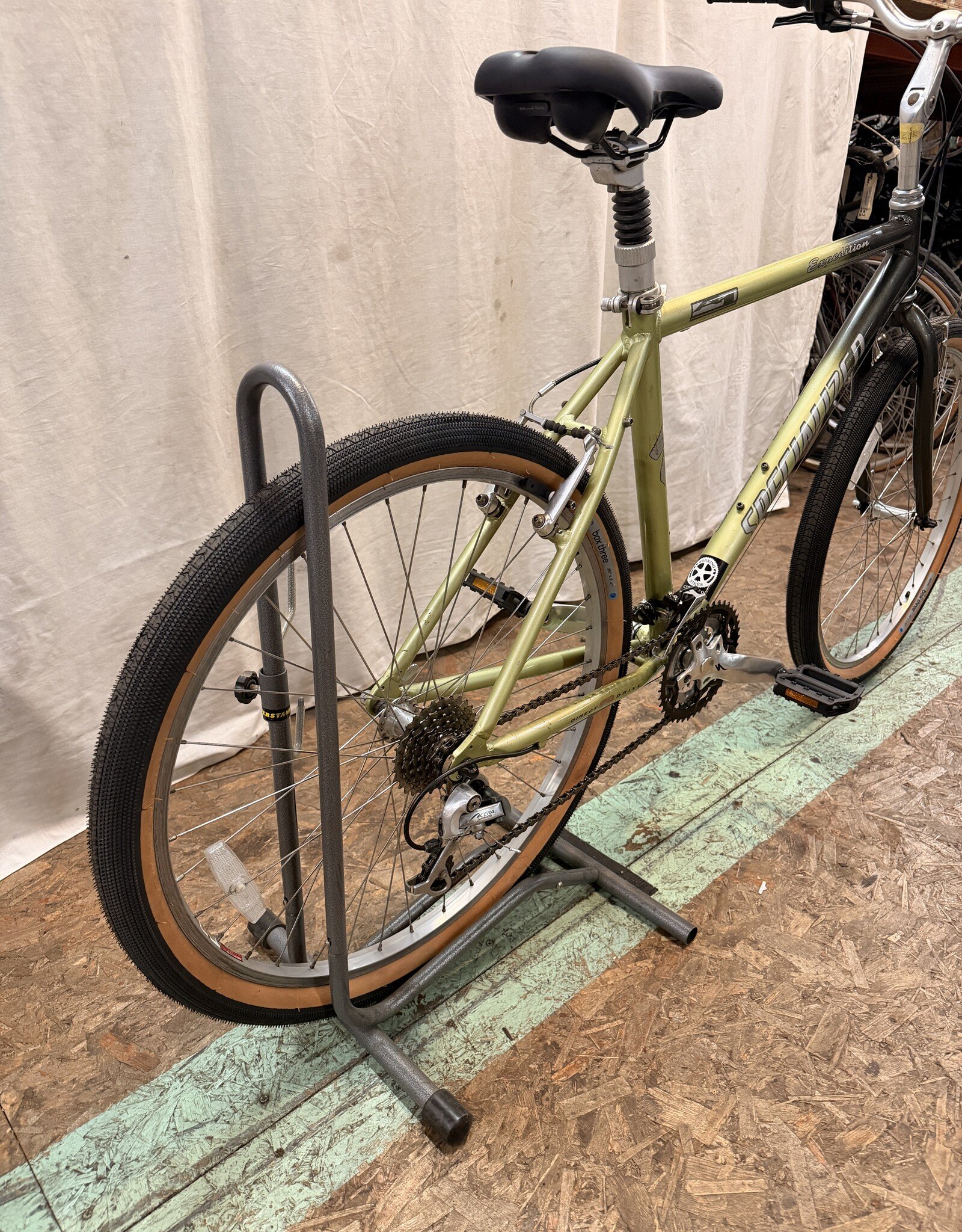 19" Specialized Expedition (5441) H2L