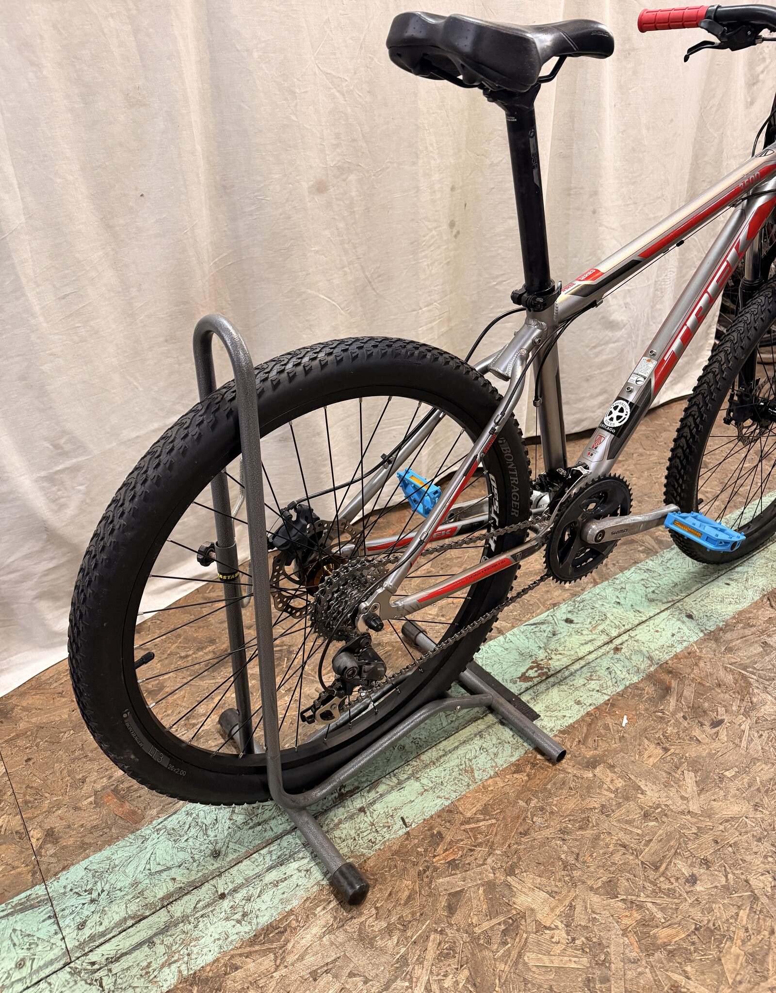 16" Trek 3500 (734H) H2L