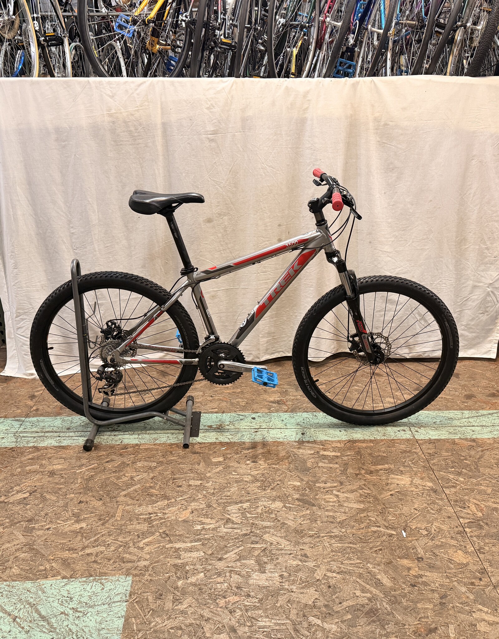 16" Trek 3500 (734H) H2L