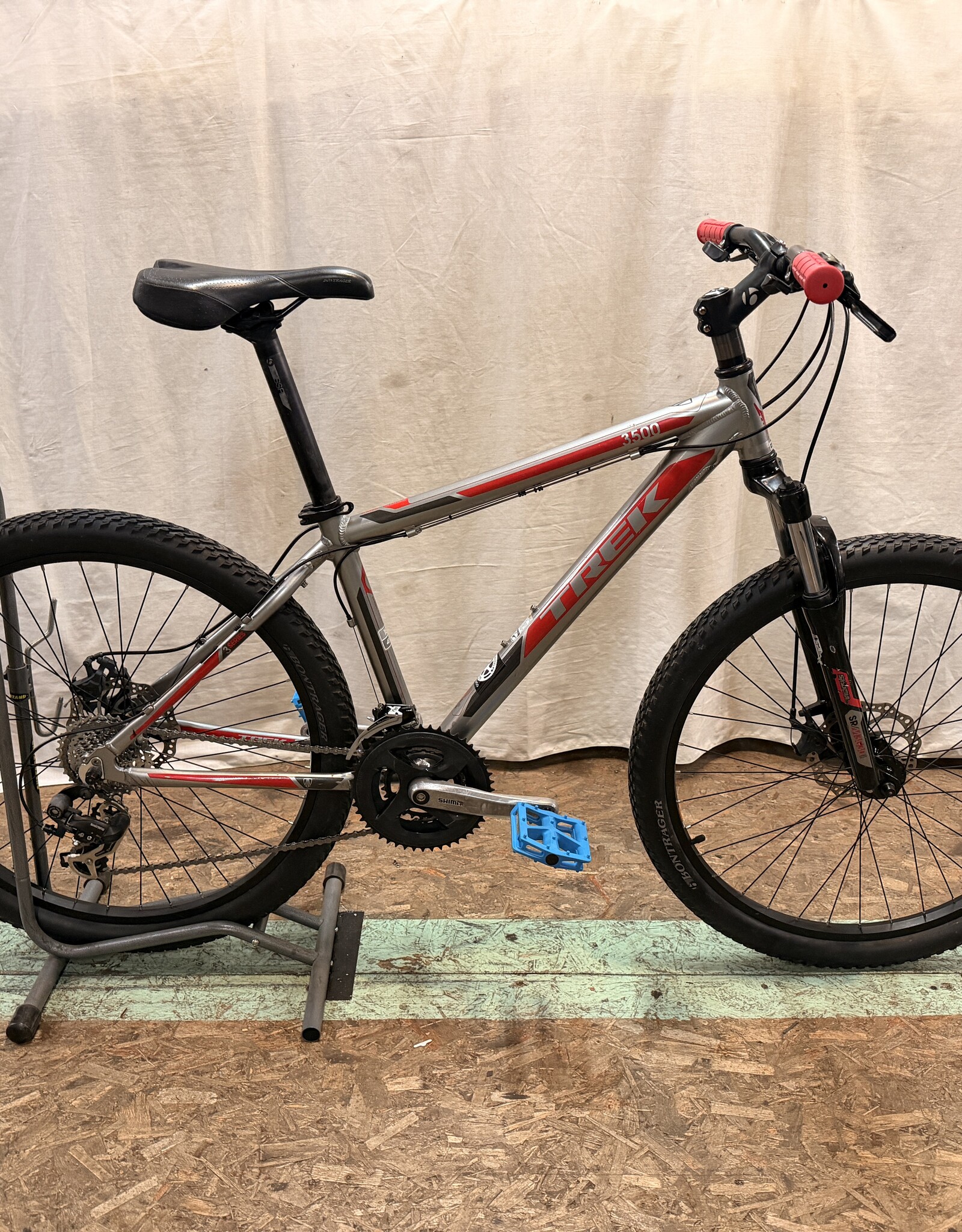 16" Trek 3500 (734H) H2L