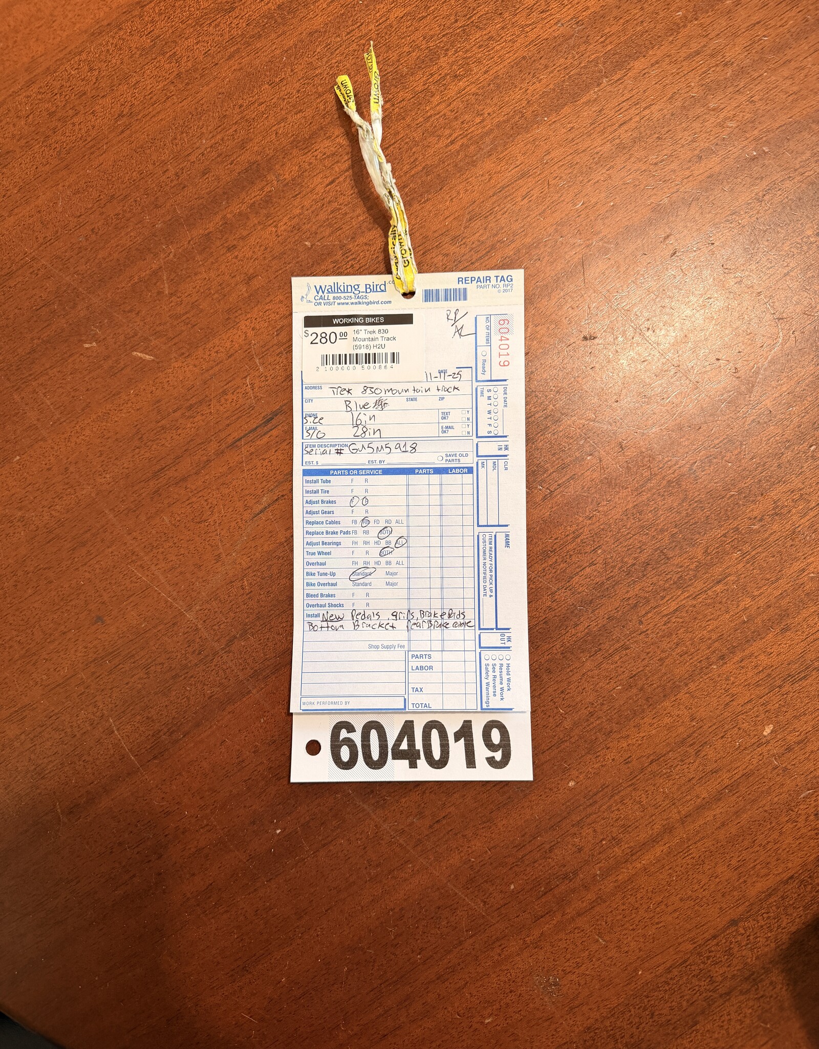 16" Trek 830 Mountain Track (5918) H2U