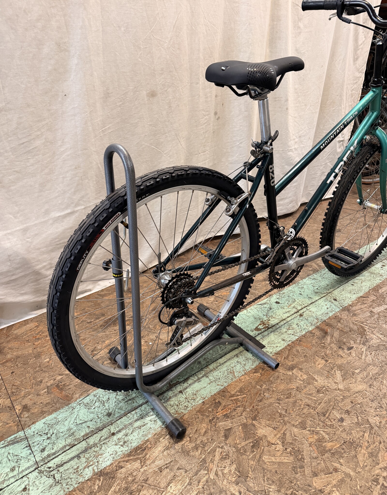 17" Trek 820 Multitrack (0371) H2U