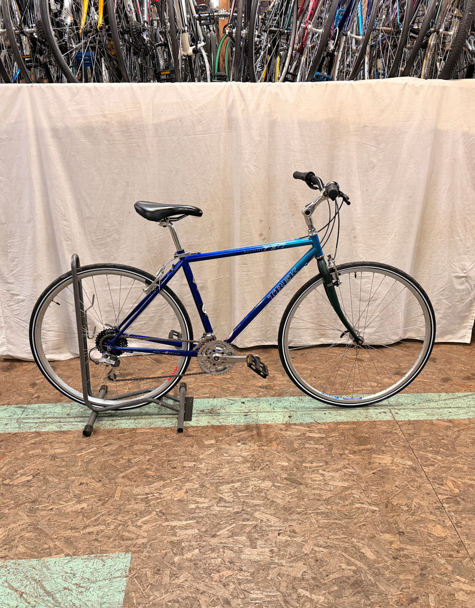 17" Trek 730 multitrack (613P) H3U