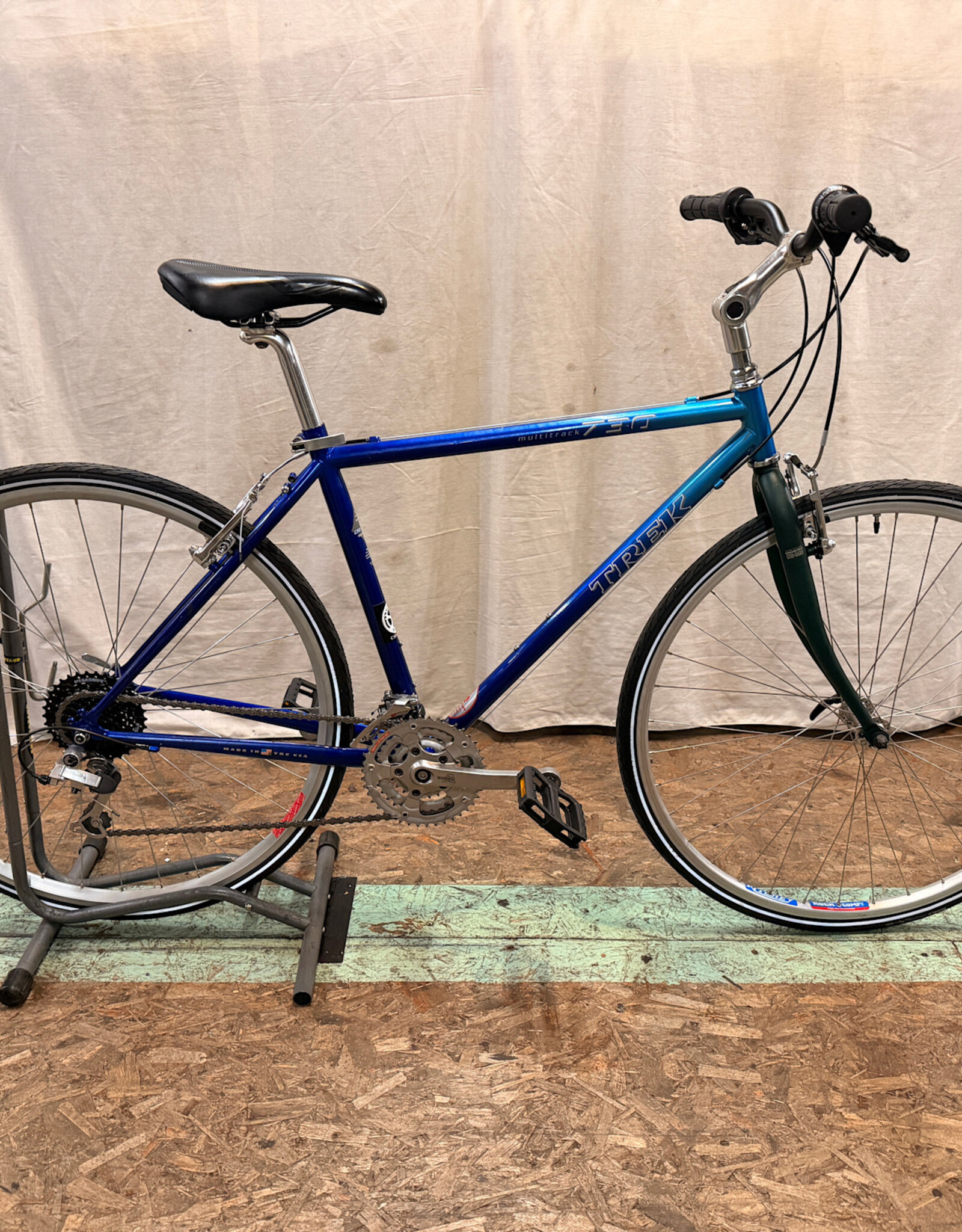 17" Trek 730 multitrack (613P) H3U