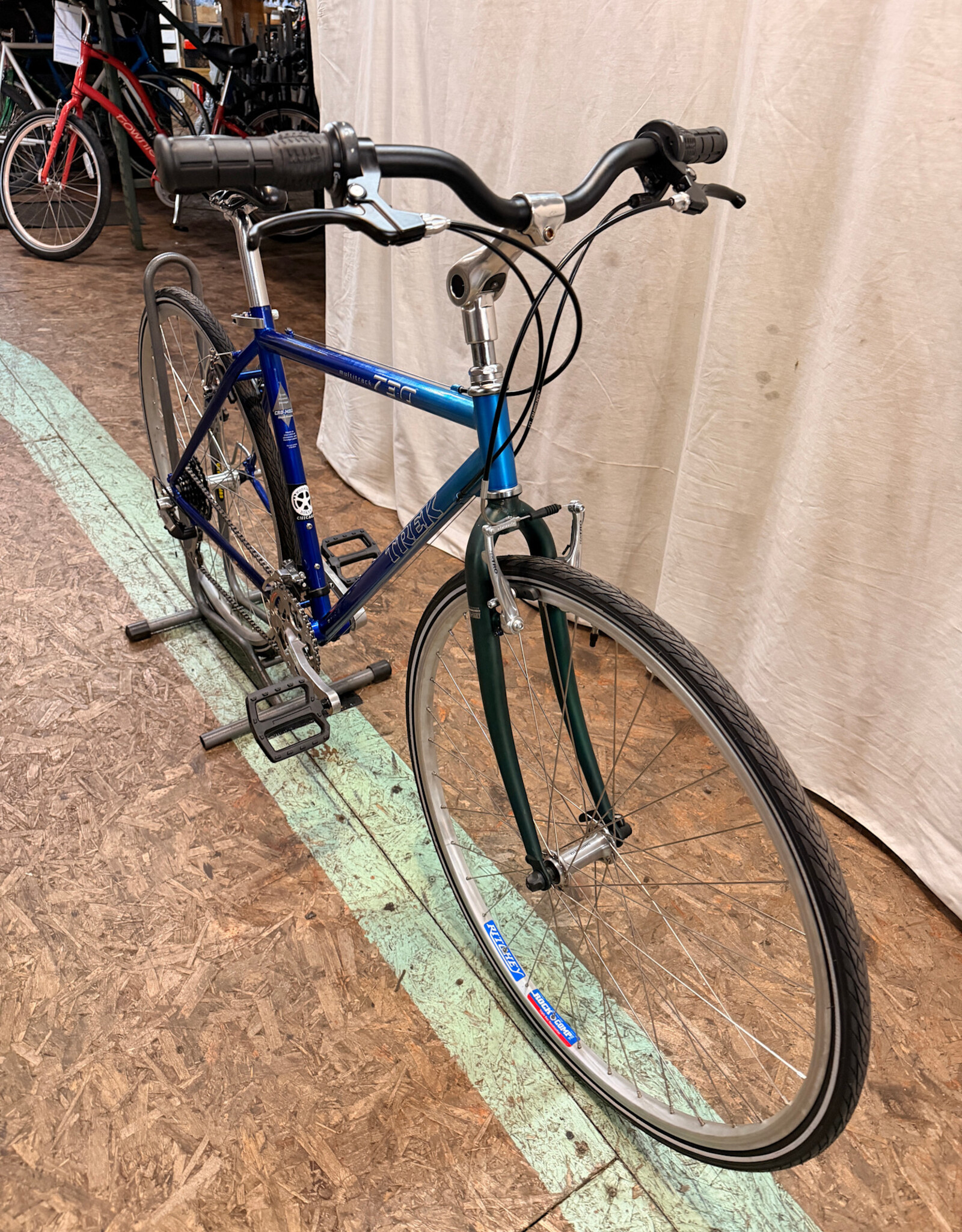 17" Trek 730 multitrack (613P) H3U