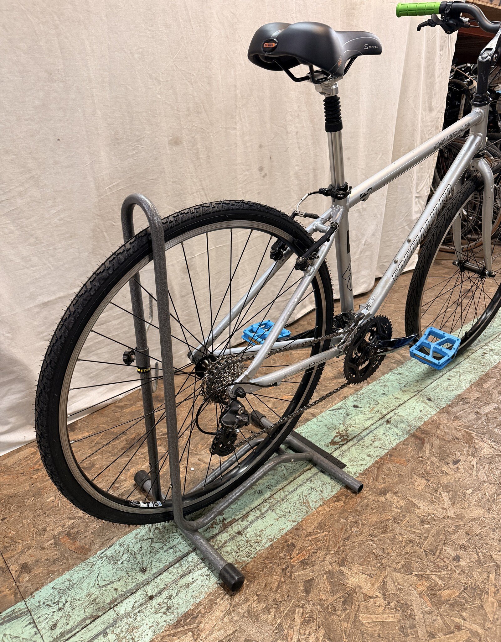 17" Specialized Crossroads (5892) H3U