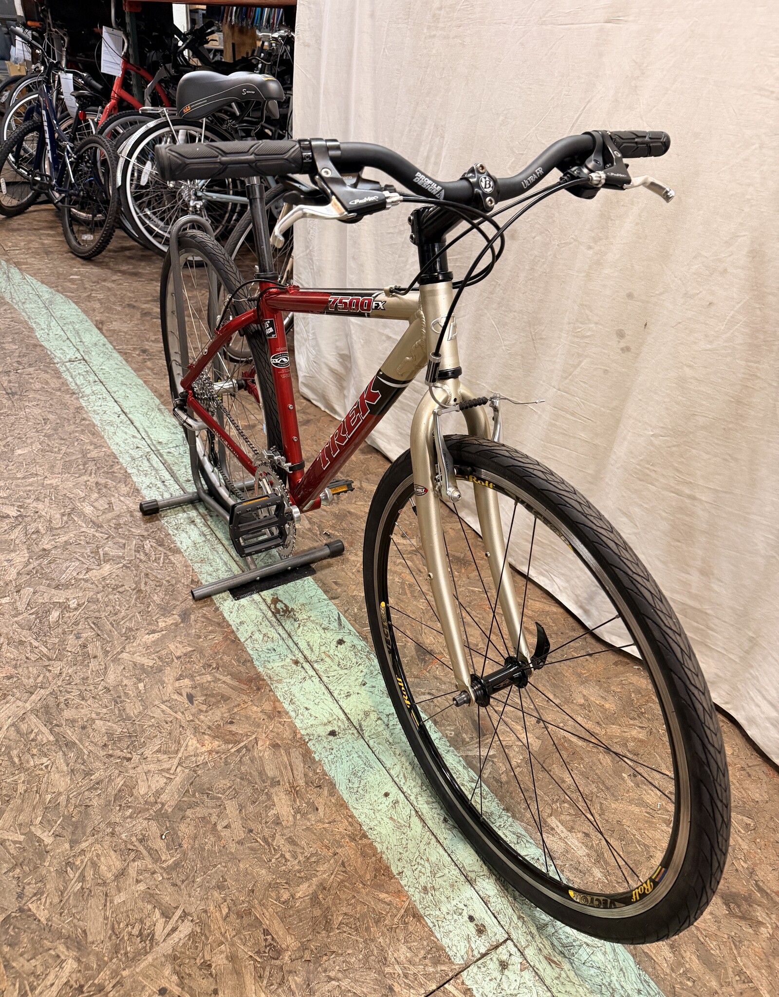 17.5" Trek 7500 FX (601T) H3U