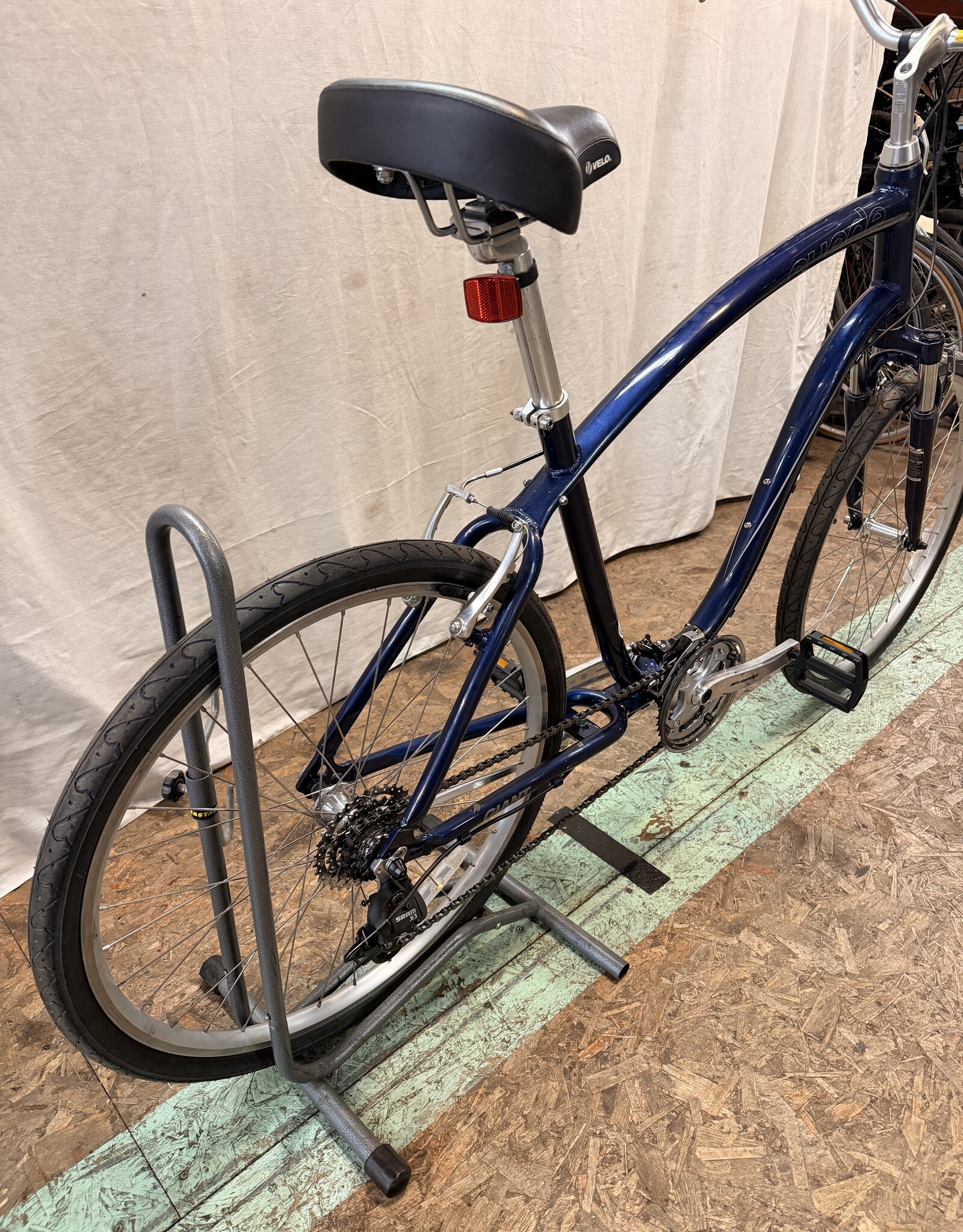 21" Giant Suede (4981) H3L