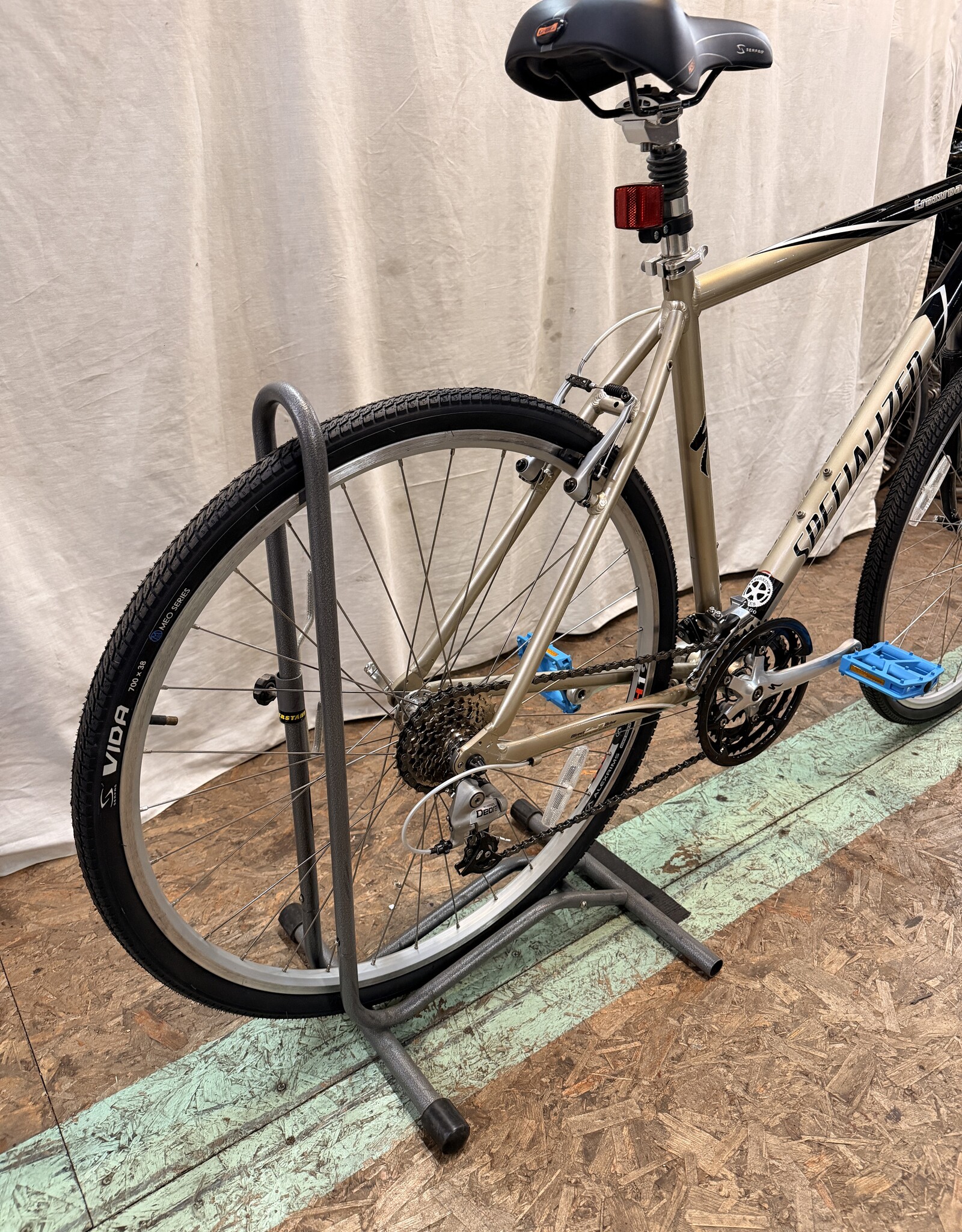 21.5"  Specialized Crossroads (0016) H3L