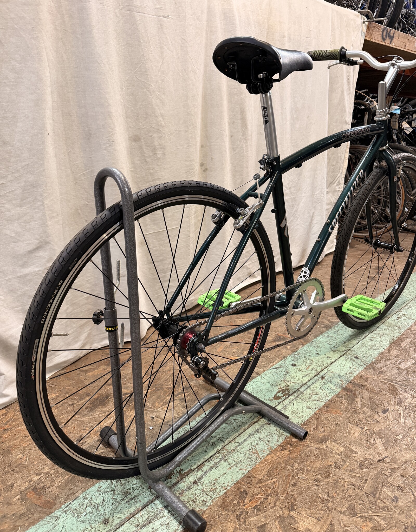 18" Specialized Crossroads (0919) H3L