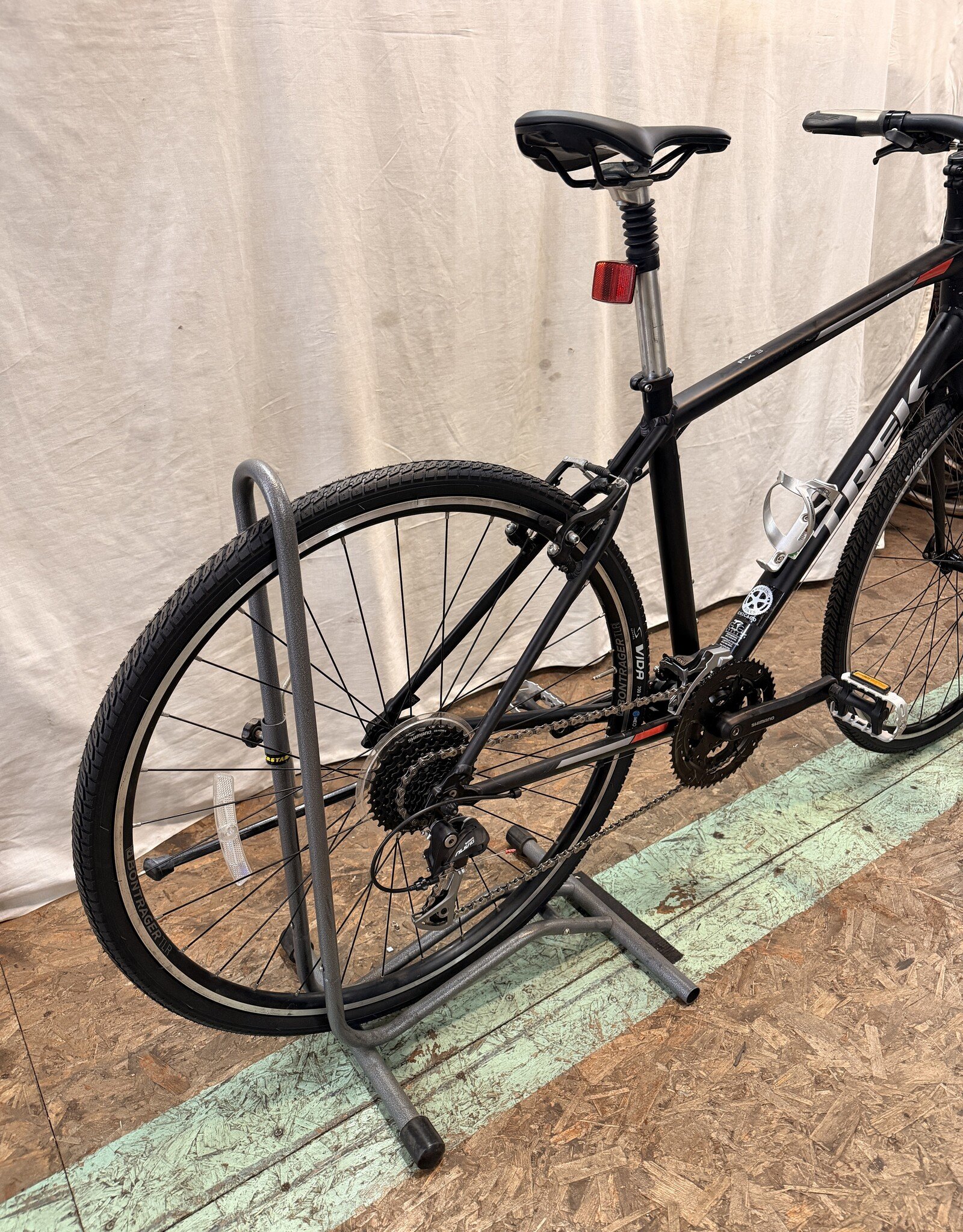 19" Trek FX 3 (37ZM) H4U