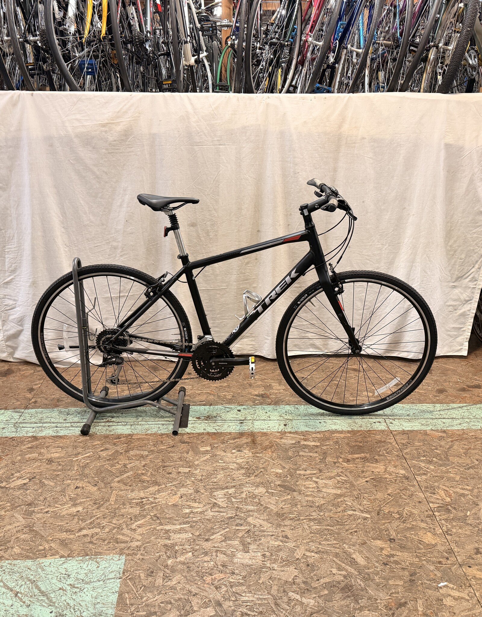 19" Trek FX 3 (37ZM) H4U