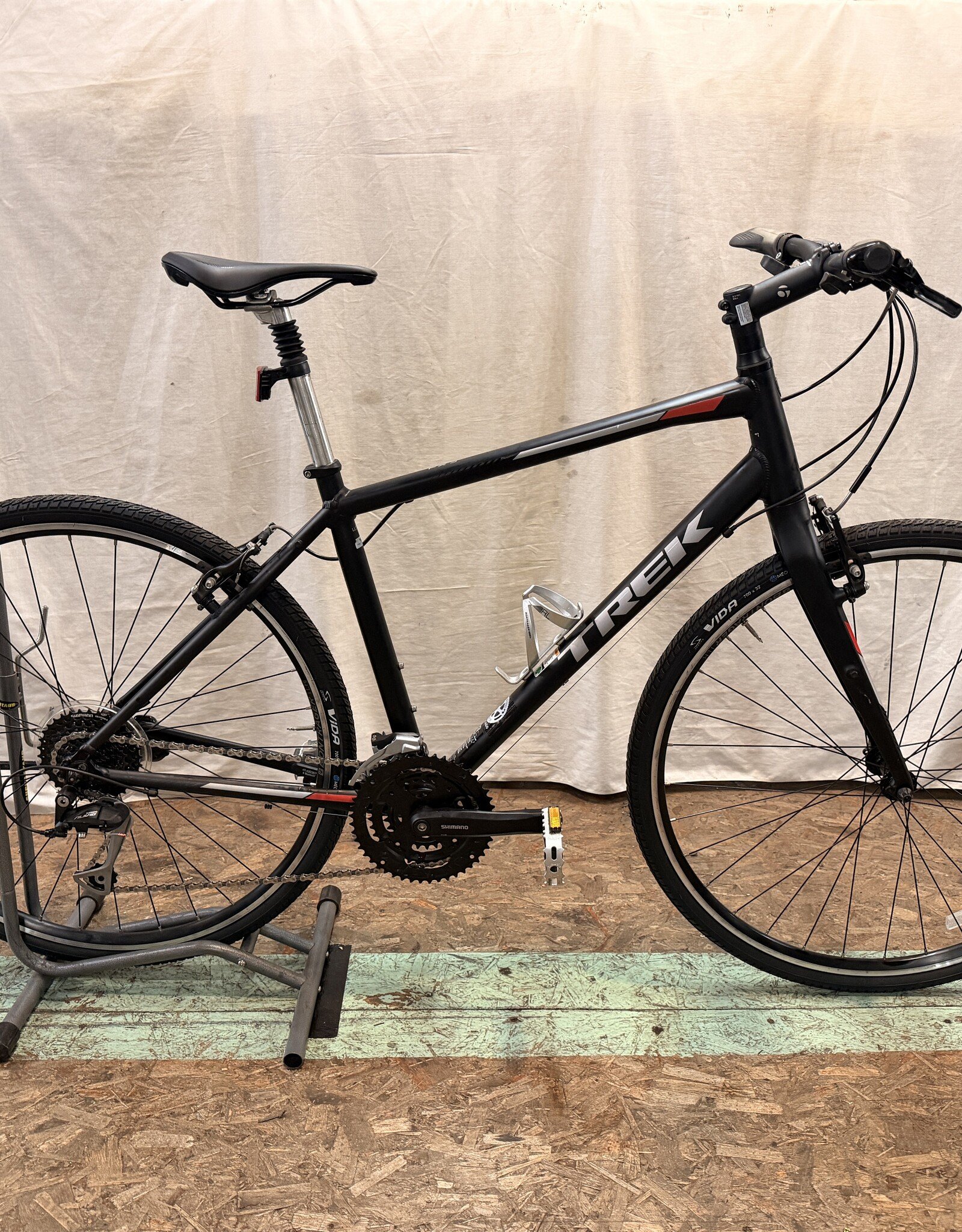 19" Trek FX 3 (37ZM) H4U