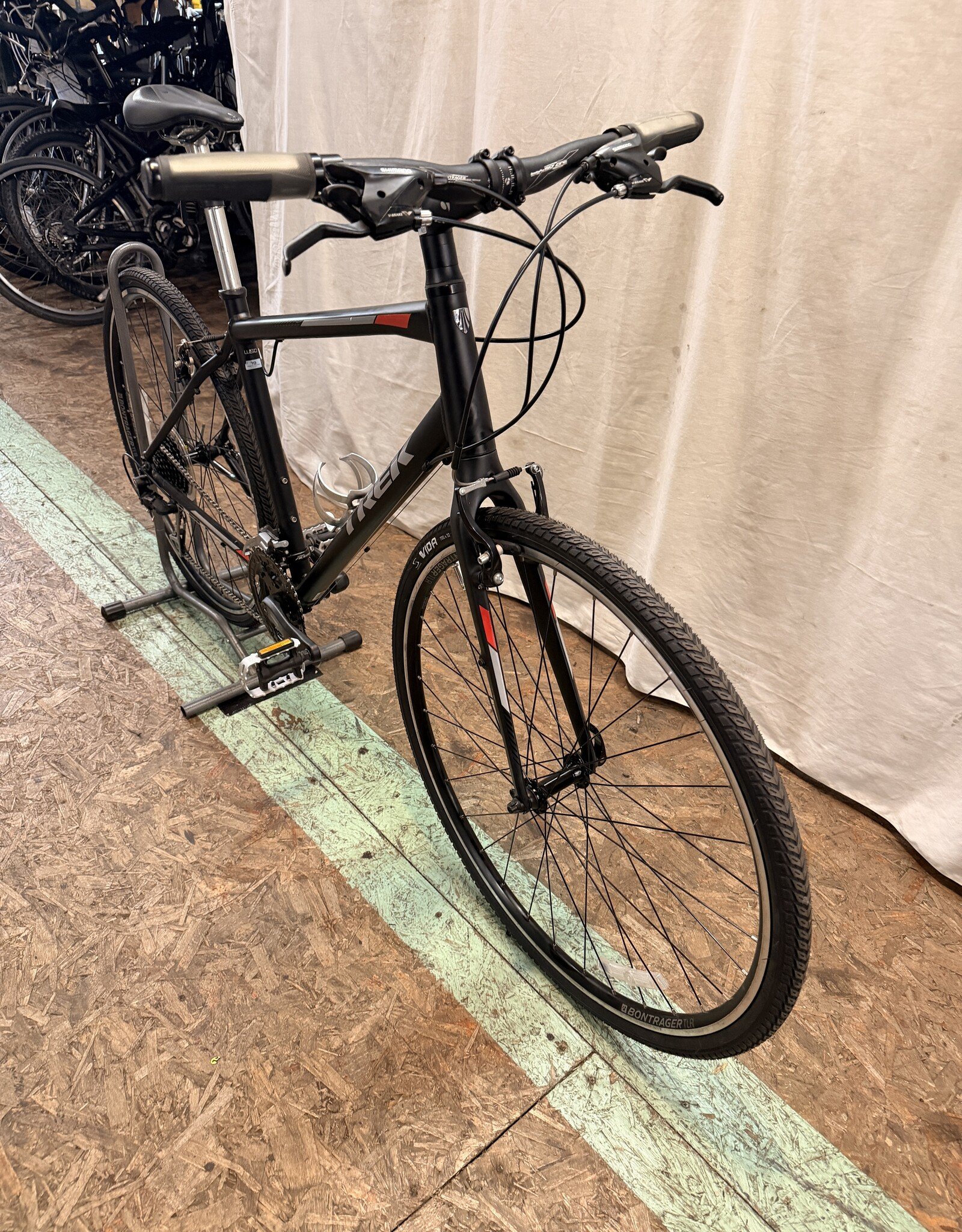 19" Trek FX 3 (37ZM) H4U