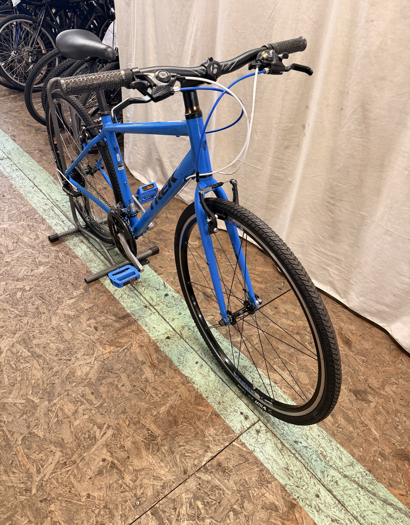 17.5" Trek FX 7.2 (160L) H4U