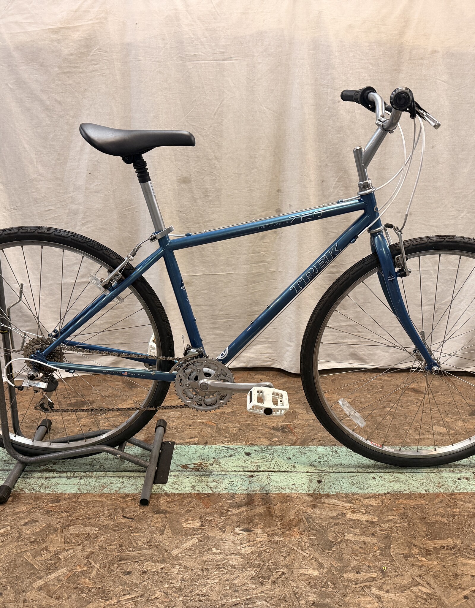 17" Trek 720 Multitrack (644P) H4U