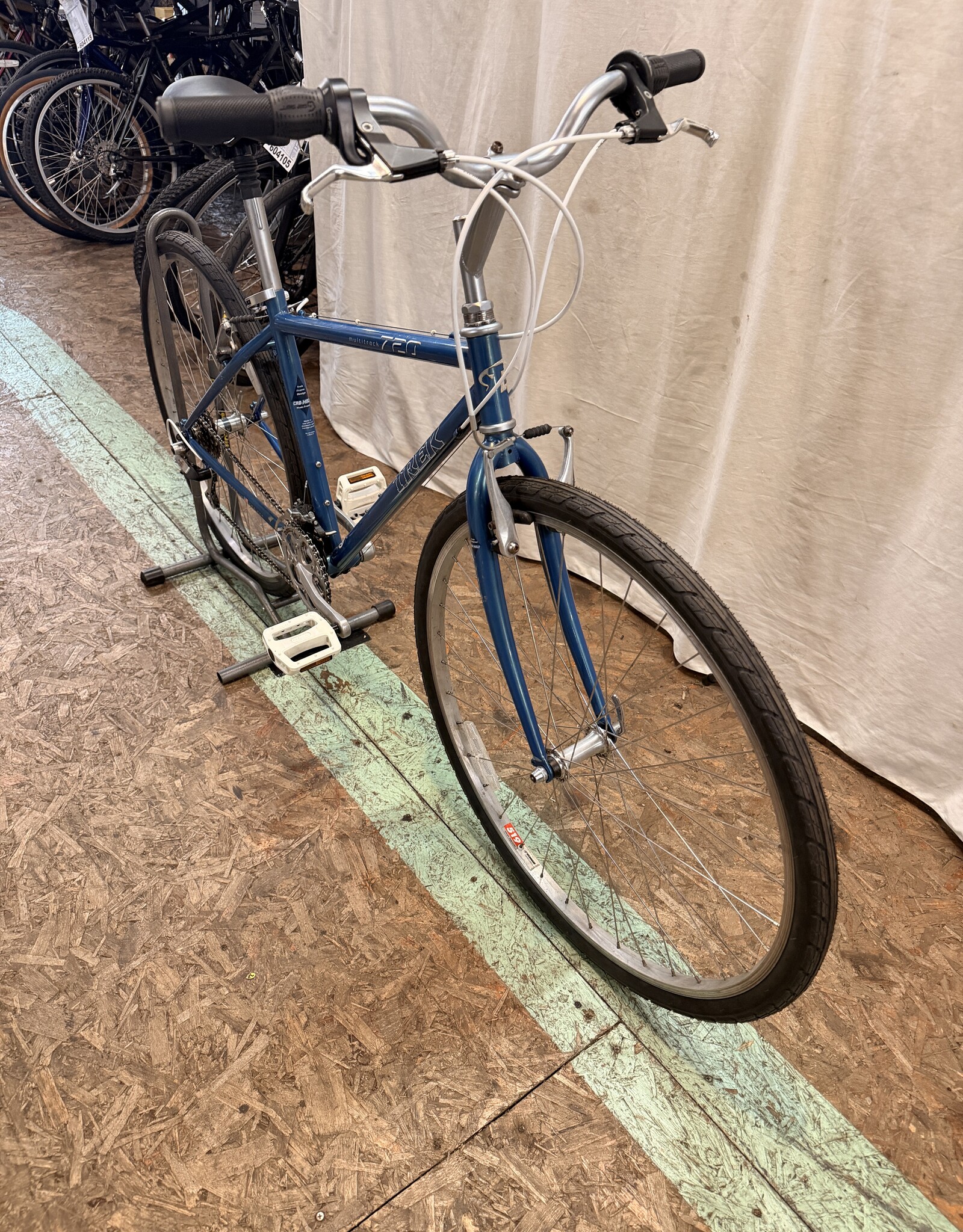 17" Trek 720 Multitrack (644P) H4U