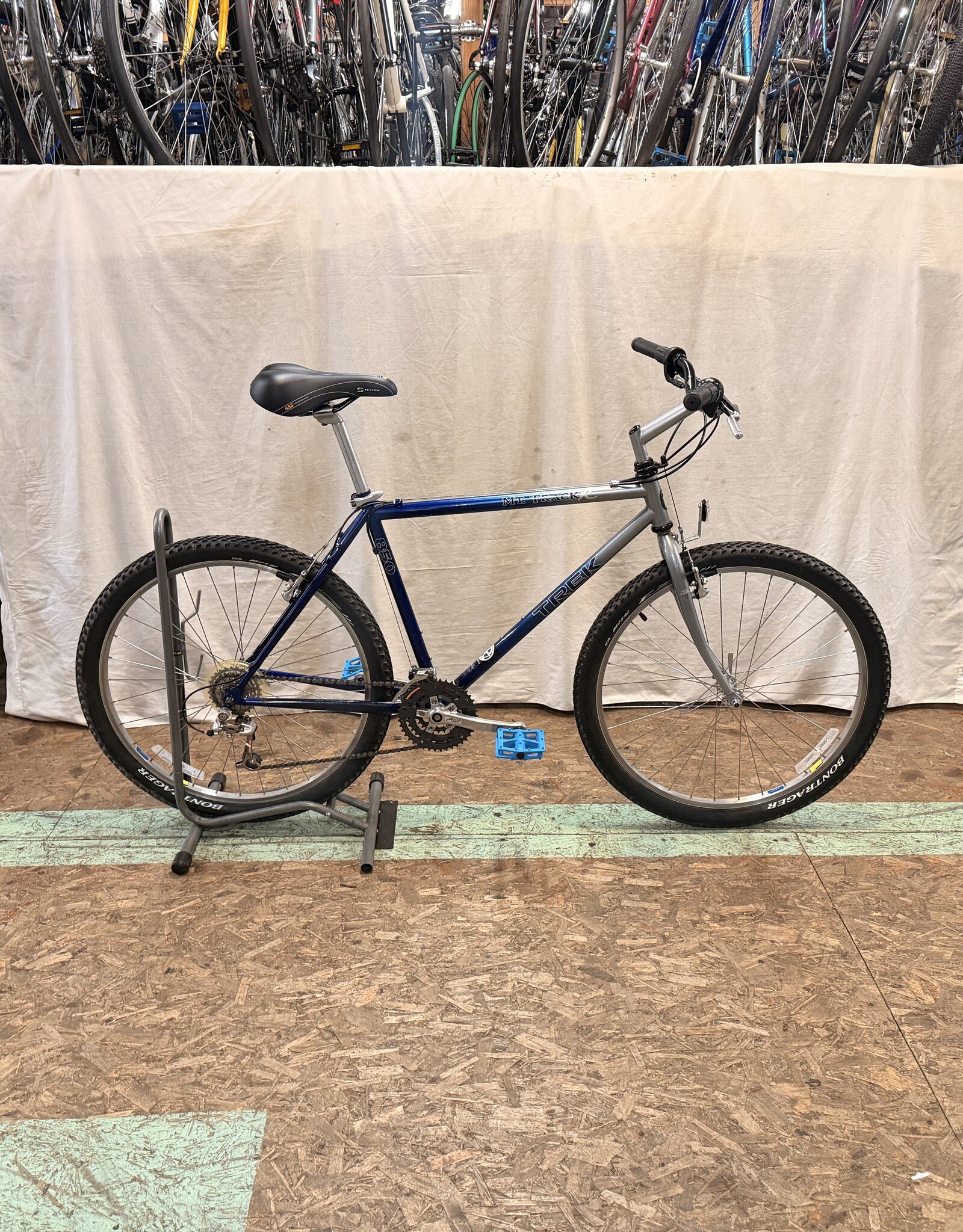 19.5" Trek 850 (5059) H4U