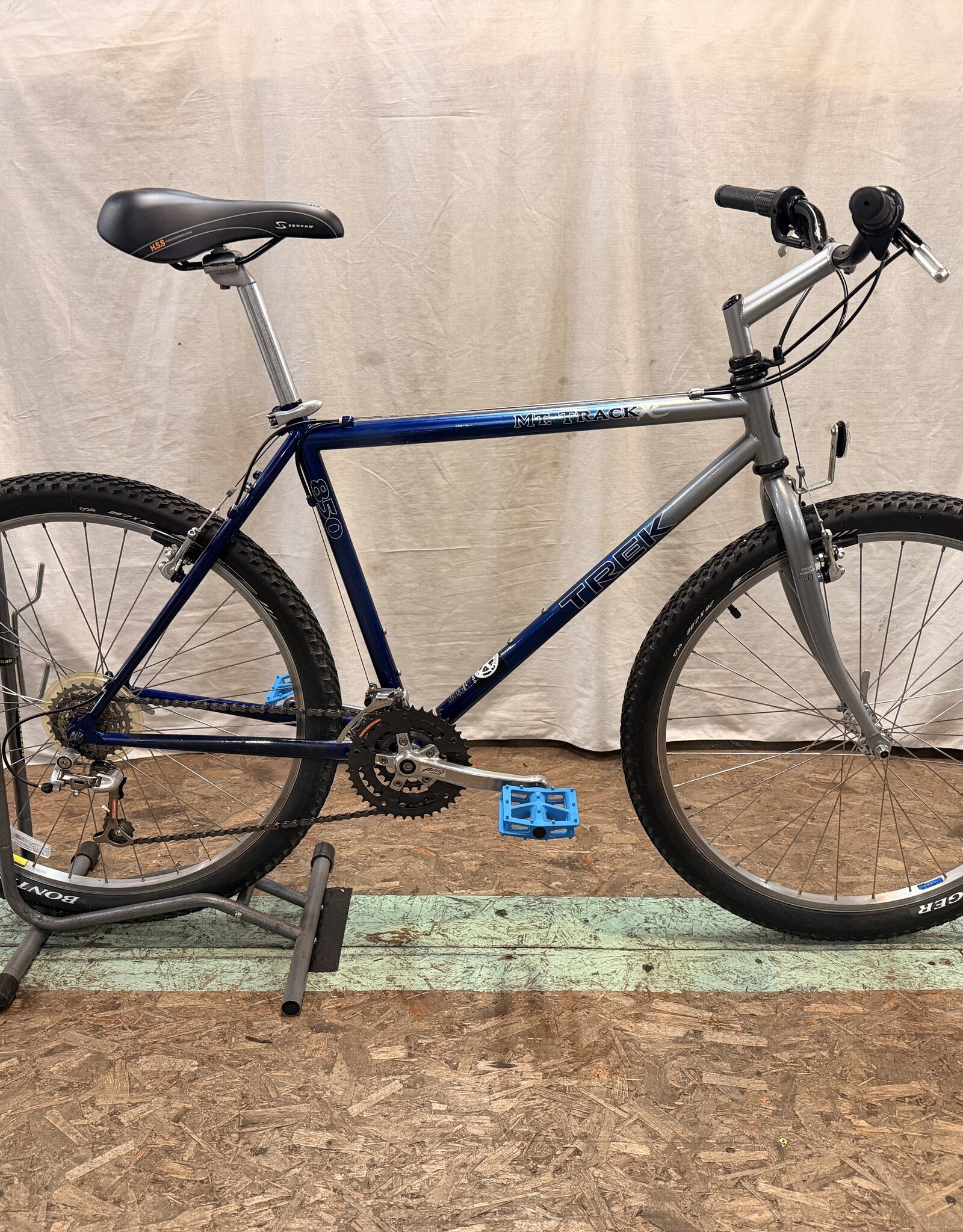19.5" Trek 850 (5059) H4U