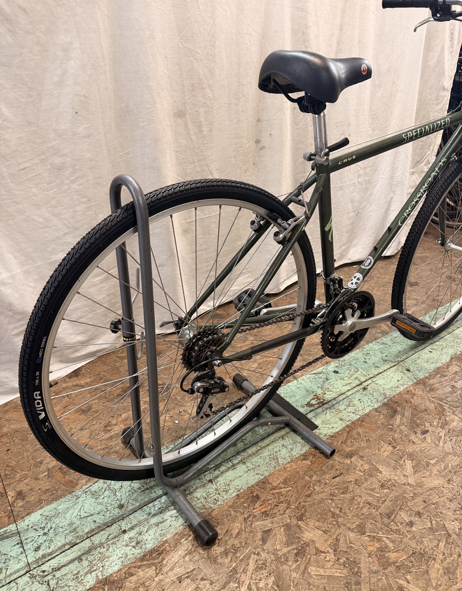 18" Specialized Crossroad (3360) H4U