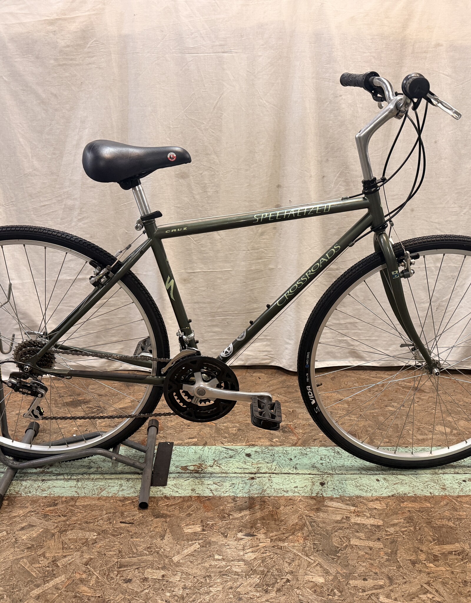 18" Specialized Crossroad (3360) H4U