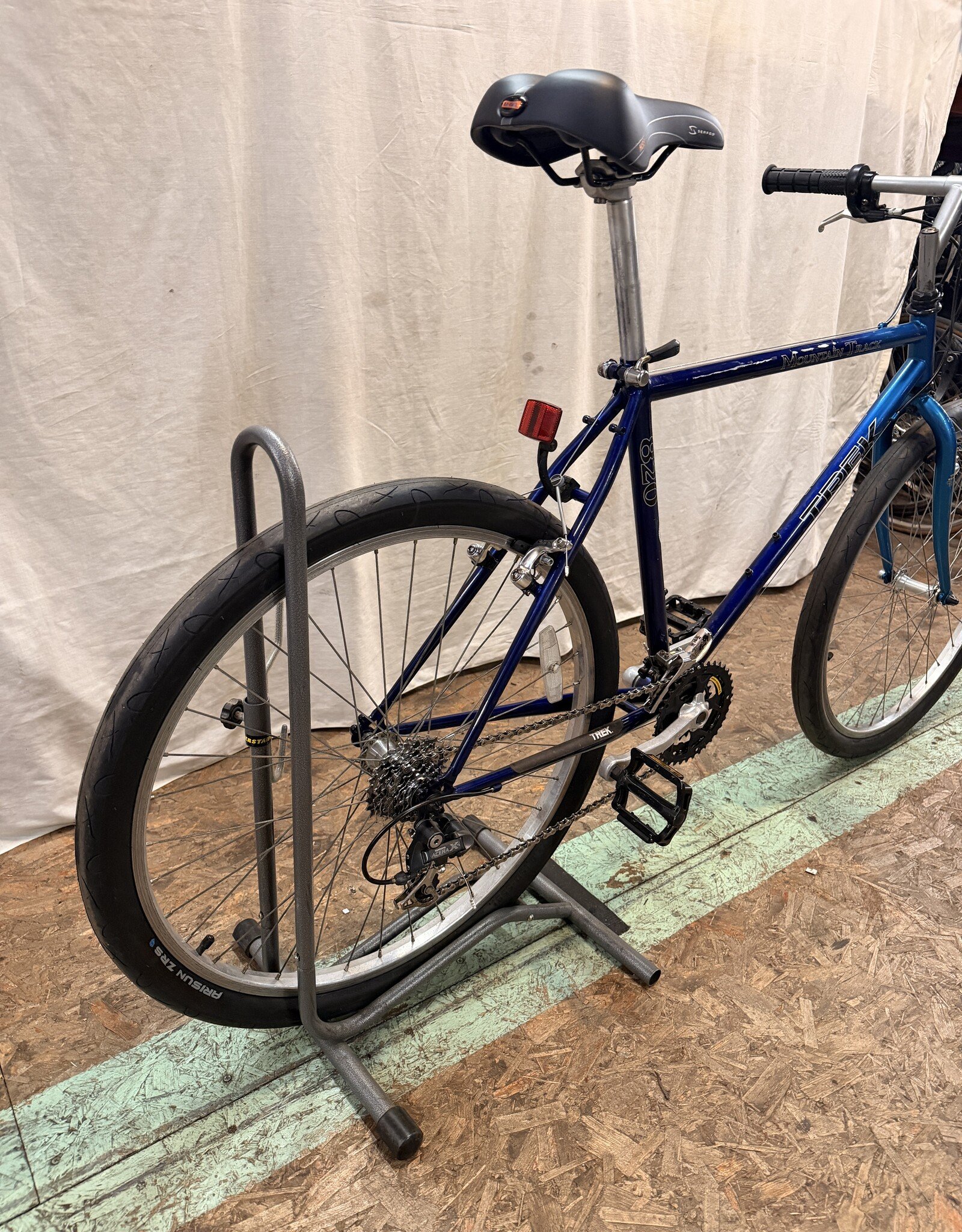 19.5" Trek 820 (2921) H2U