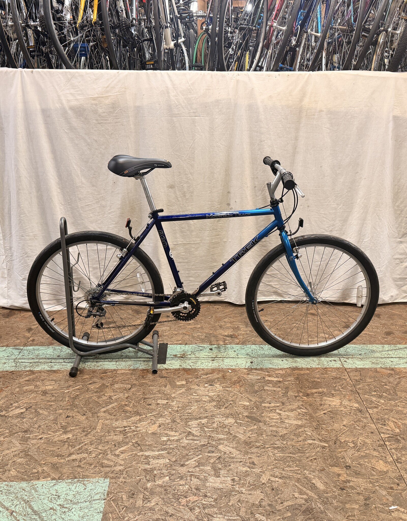 19.5" Trek 820 (2921) H2U