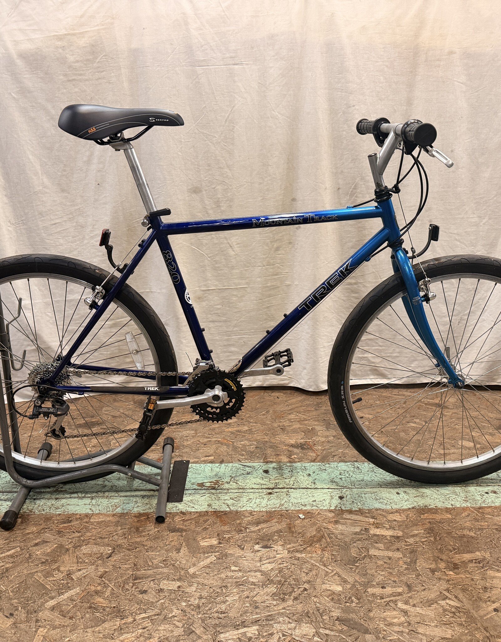 19.5" Trek 820 (2921) H2U