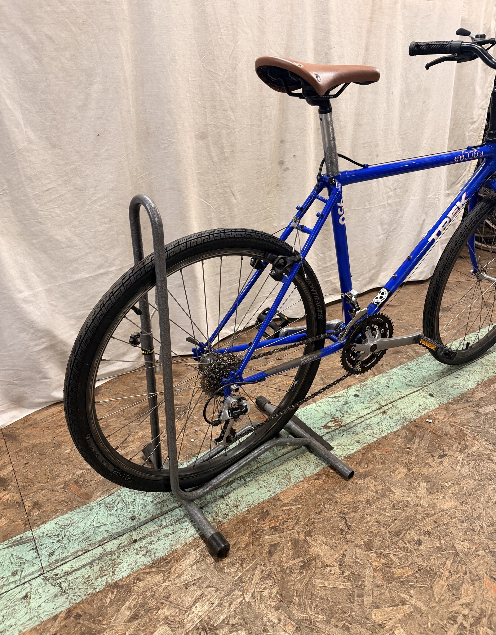 18" Trek 950 (4447) C4U
