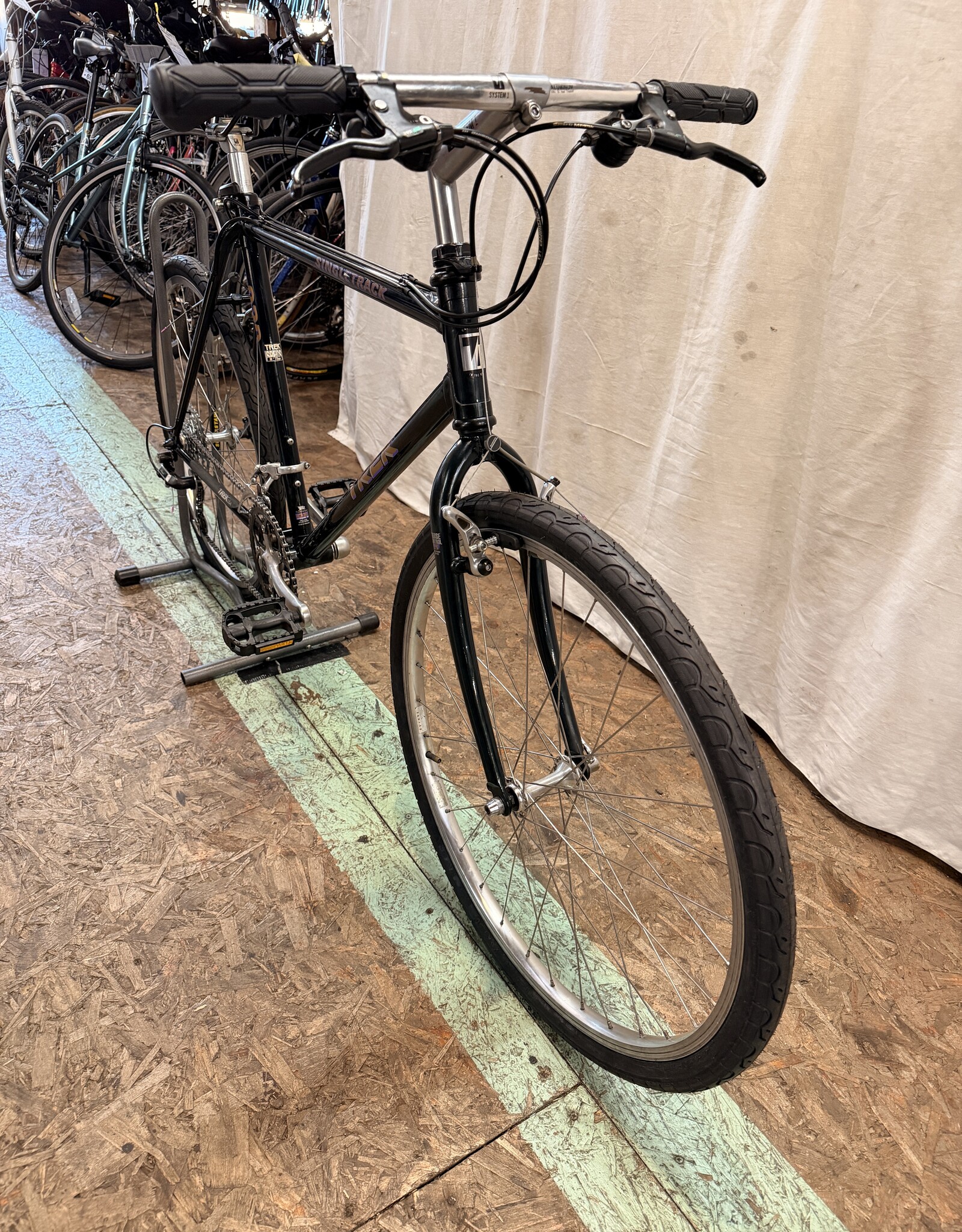 19" Trek single Track (4111) I2U