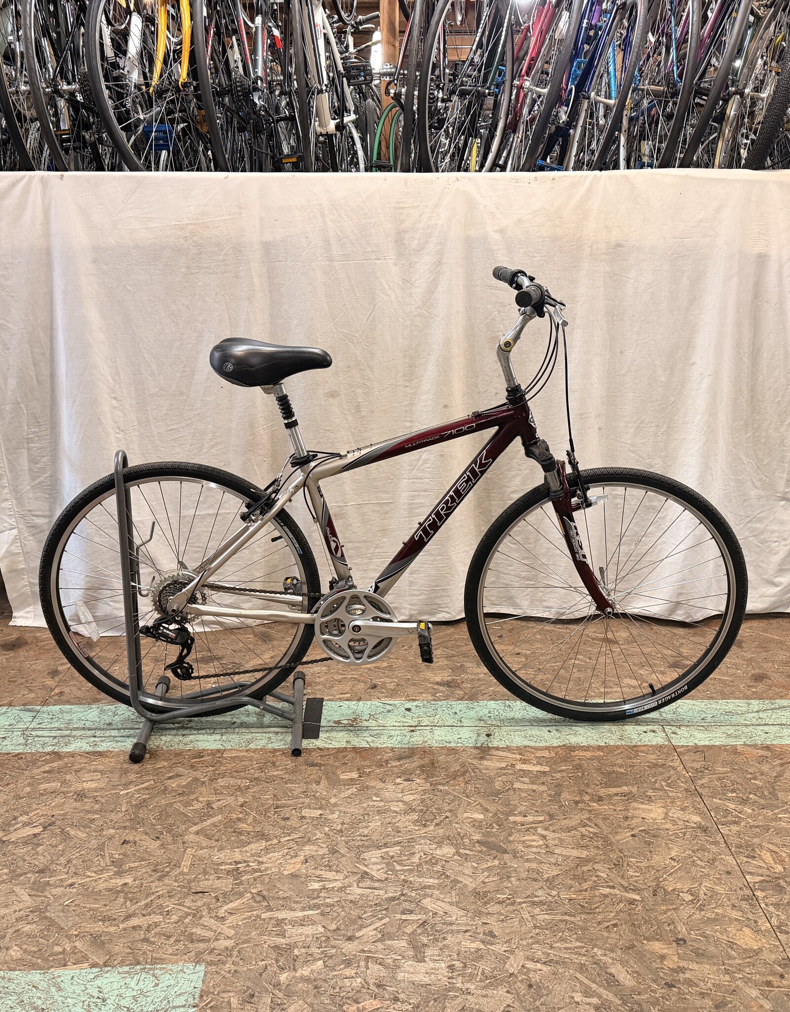 17.5" Trek 7100 (844X) I2U