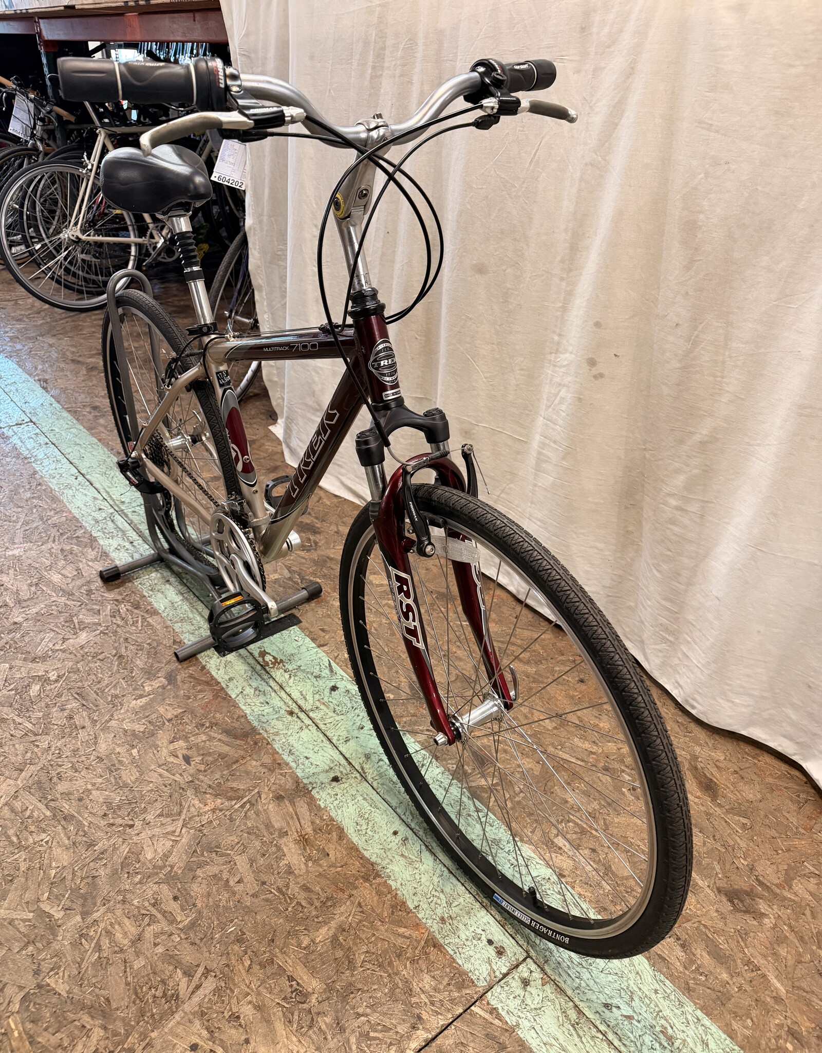 17.5" Trek 7100 (844X) I2U