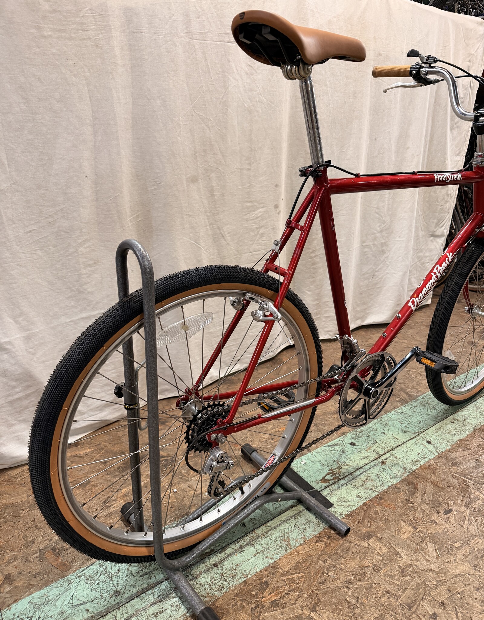 Diamondback 23" Diamondback Fleet Streak (2101) I2U