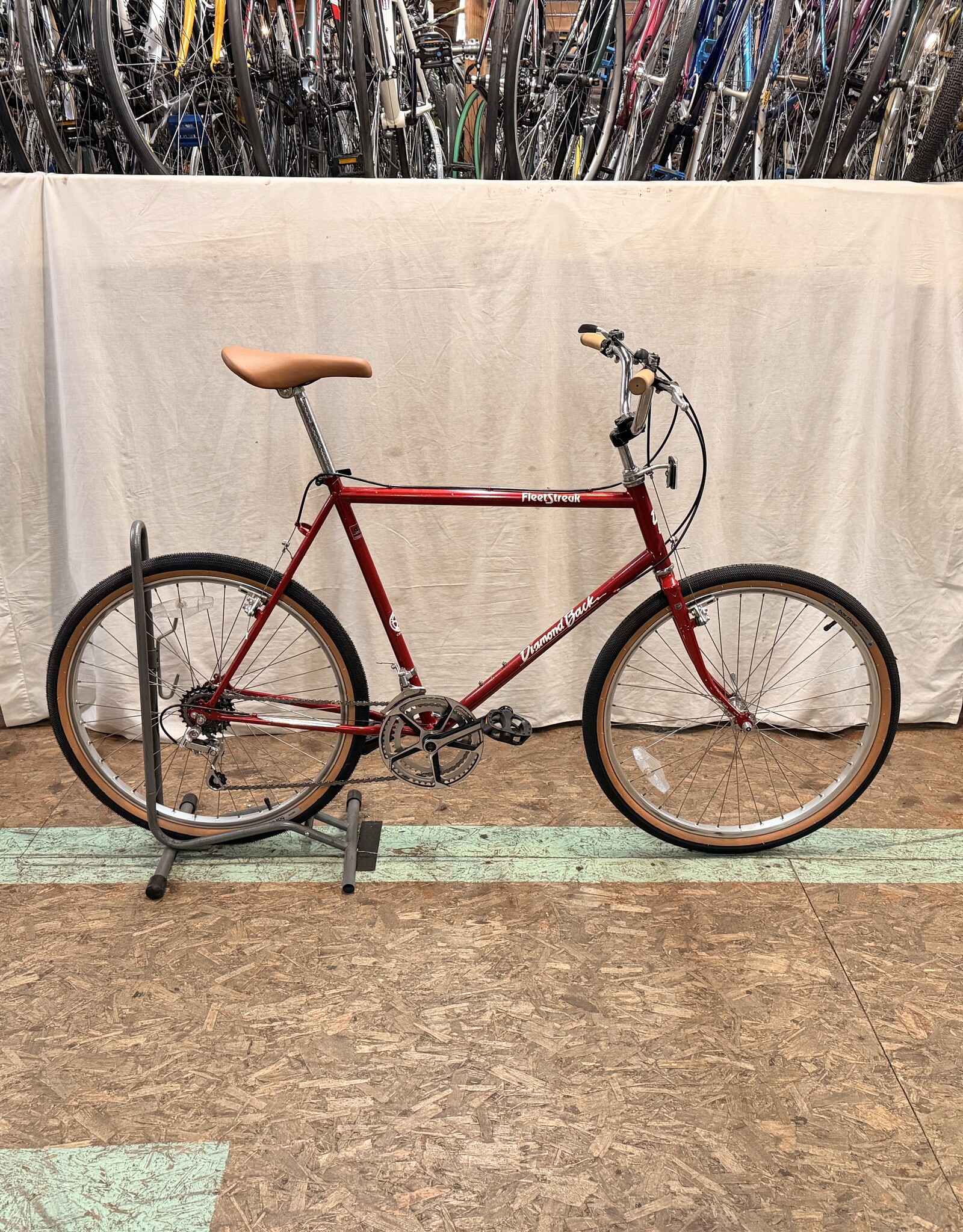 Diamondback 23" Diamondback Fleet Streak (2101) I2U