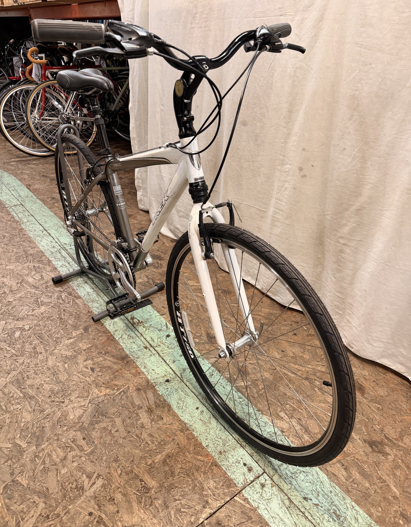 17.5" Trek 7300 (446F) I2U