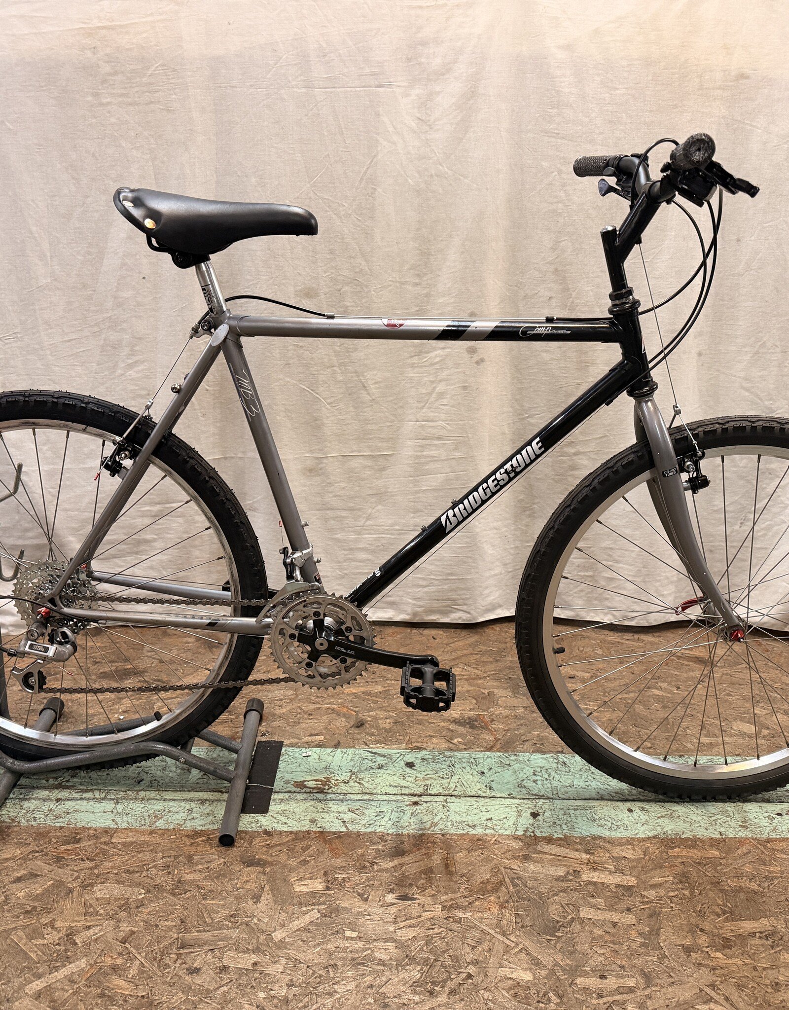 Bridgestone 20" Bridgestone MB3 (2714) E2L