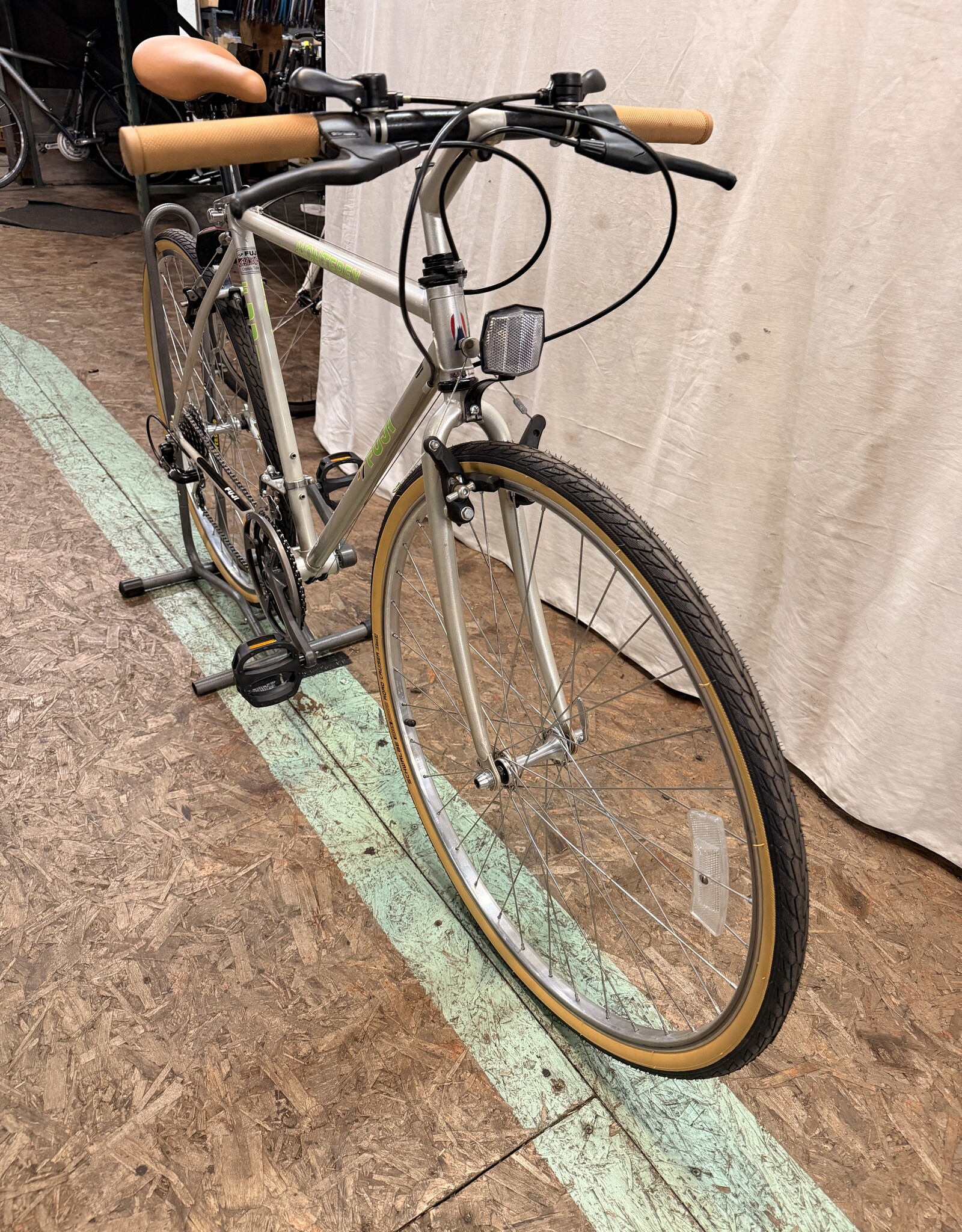 Fuji 20.5" Fuji Monterey (4443) I4U