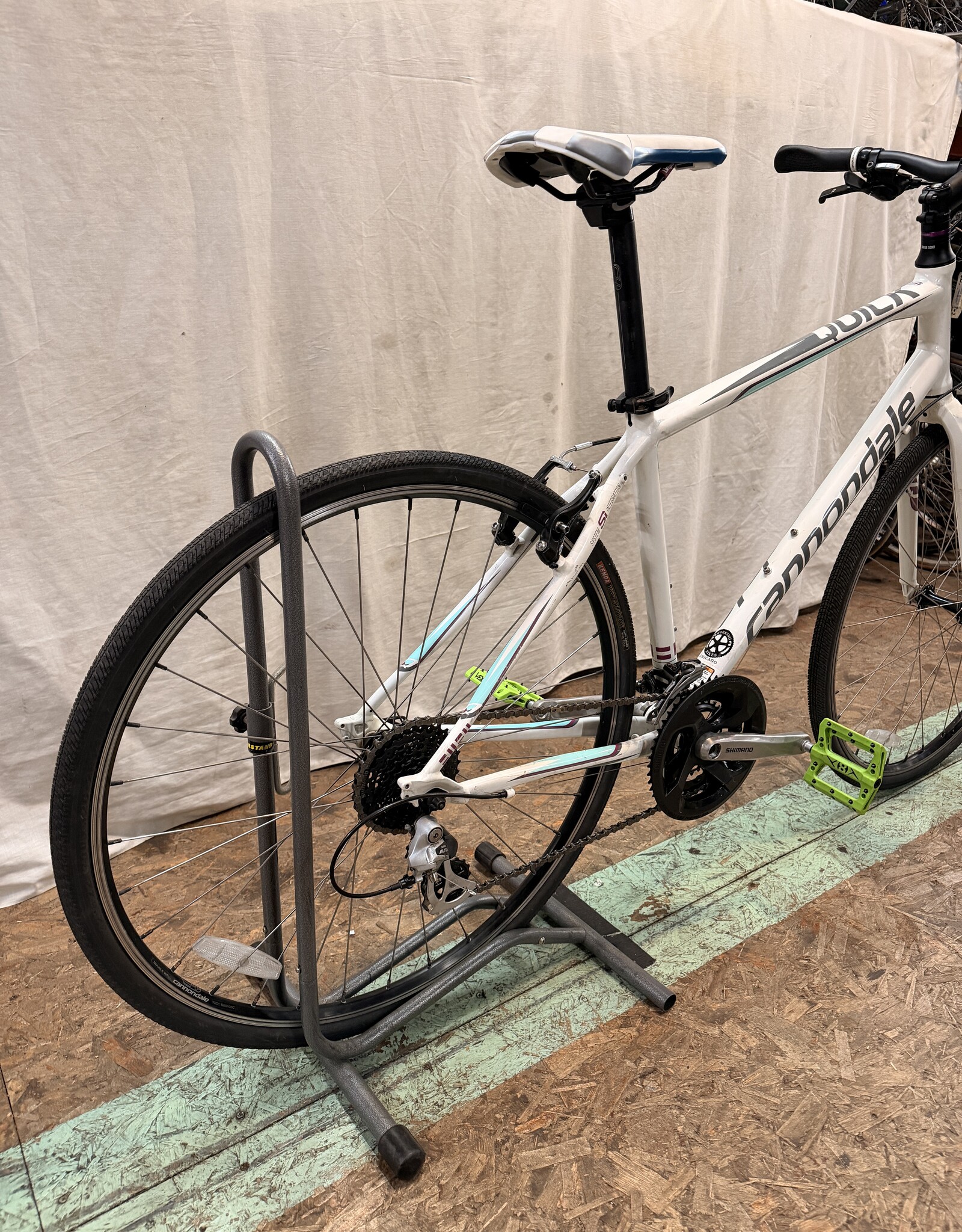 Cannondale 19"  Cannondale Quick (4890) I4U