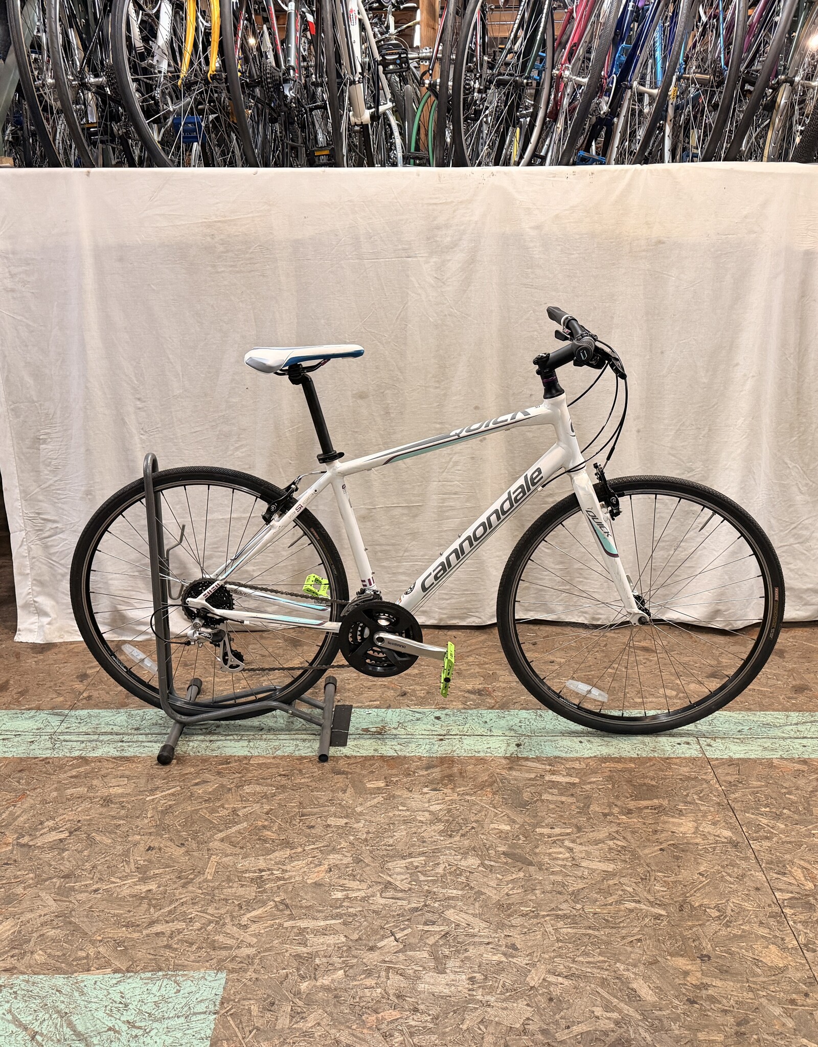 Cannondale 19"  Cannondale Quick (4890) I4U